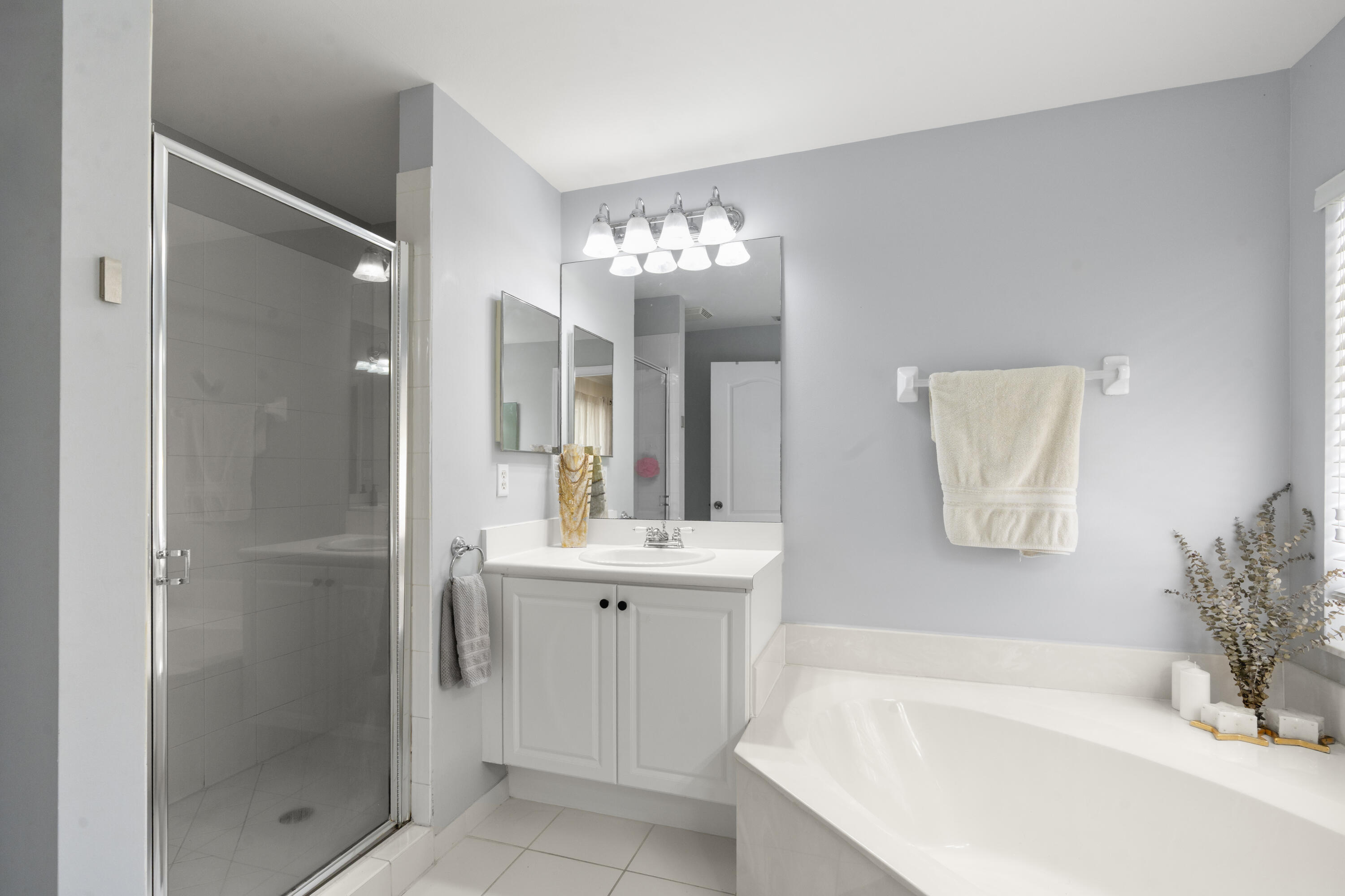 SEMINOLE ESTATES & TOWNHOMES - Residential