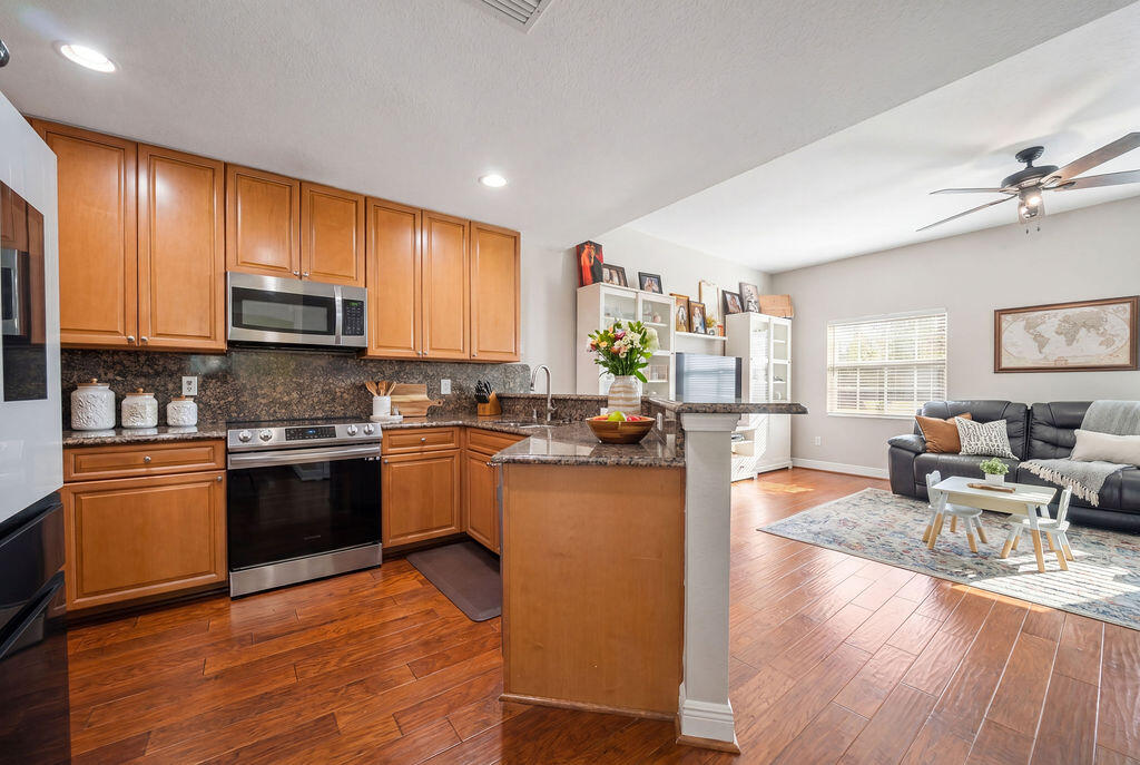 CYPRESS GROVE - Residential Lease