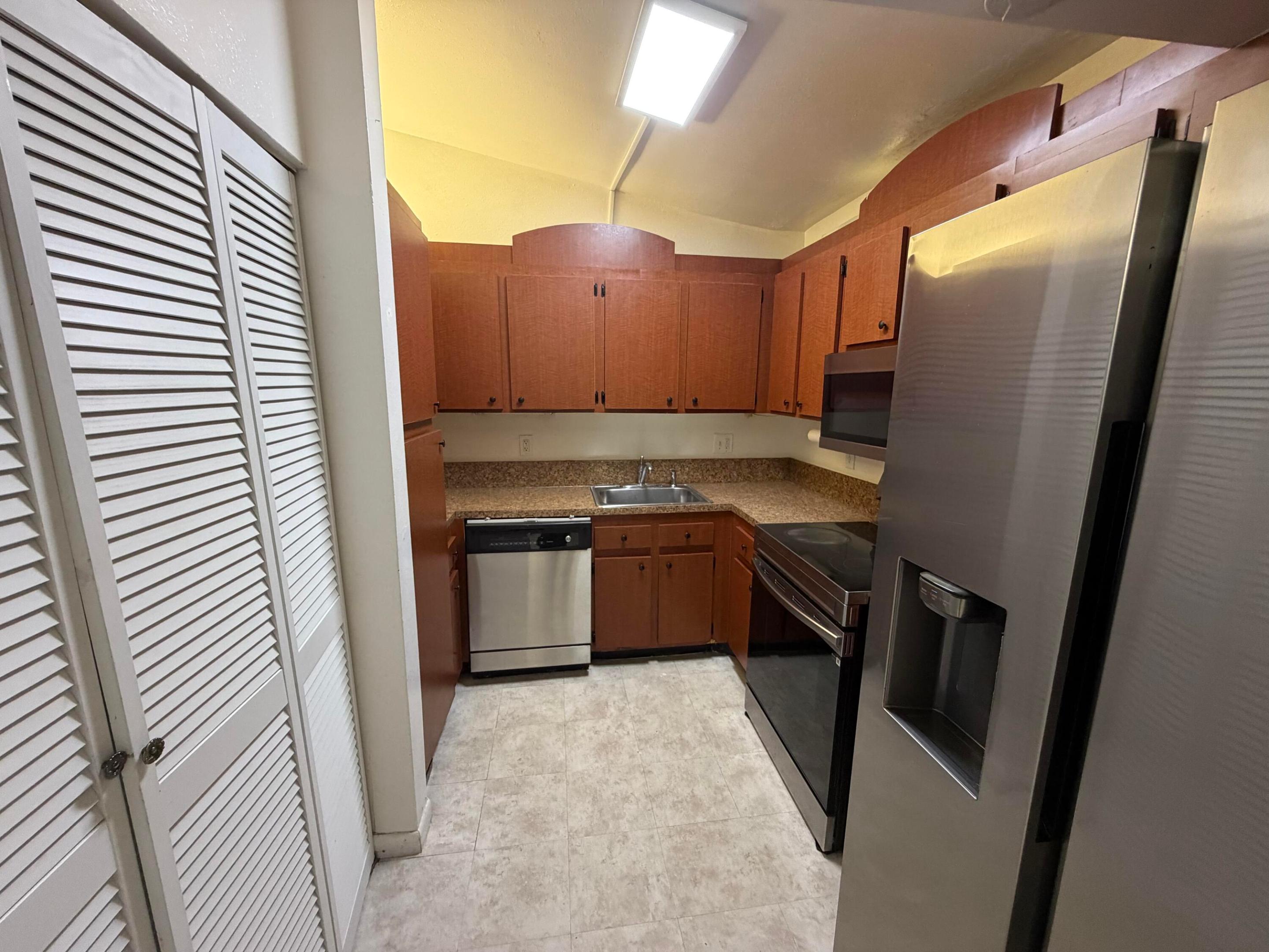 RAMBLEWOOD COURT - Residential Lease