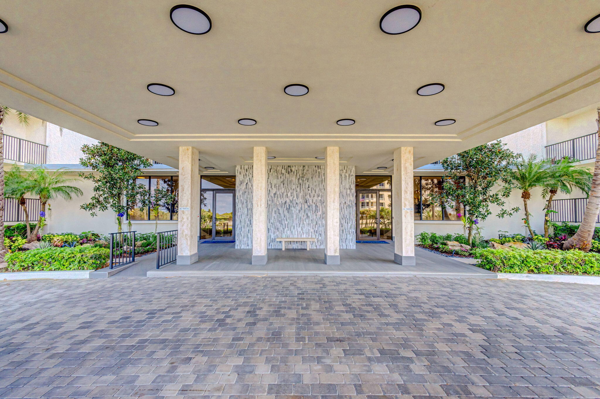 TEQUESTA TOWERS CONDO - Residential