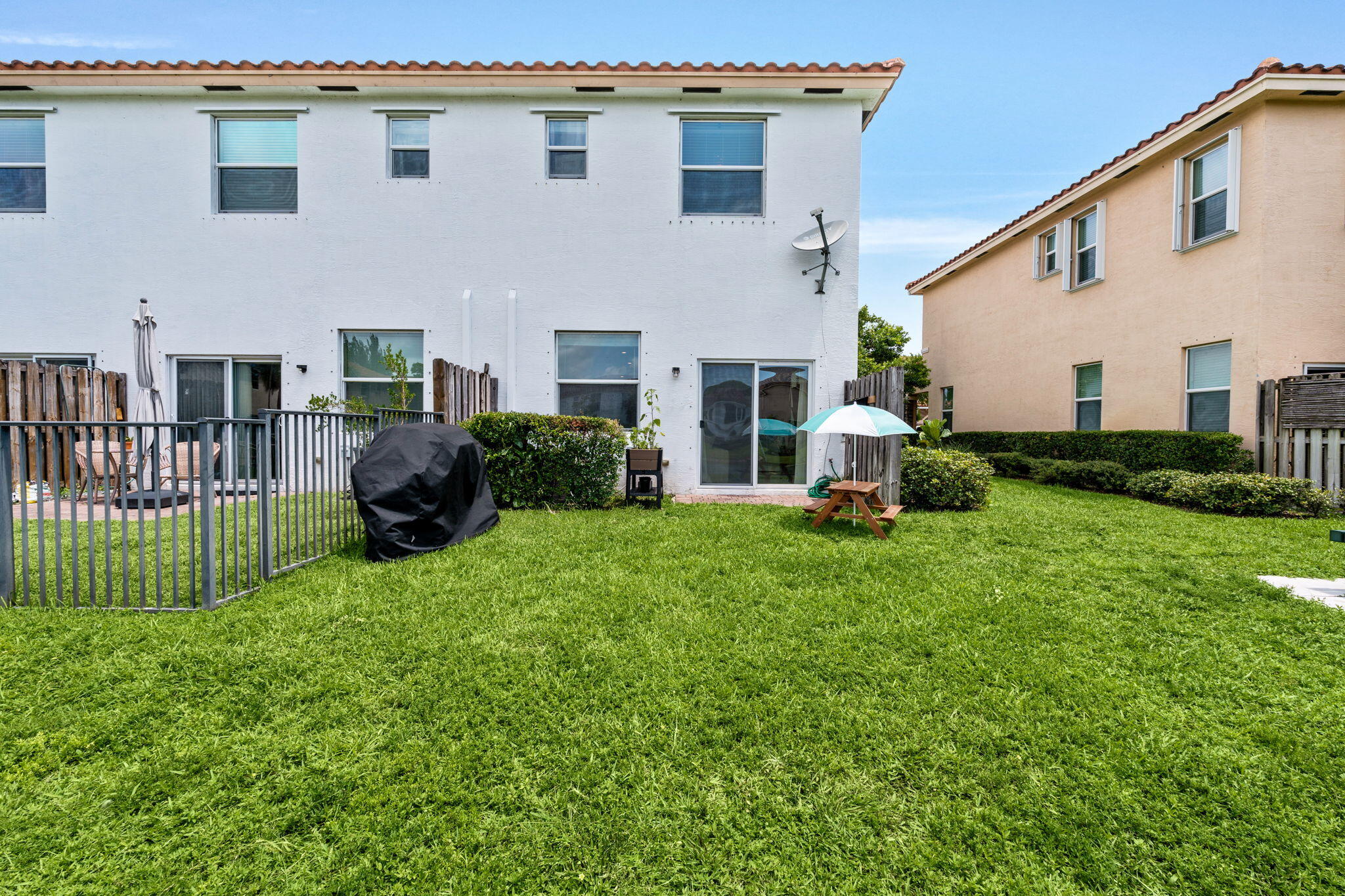 CHARLESTON COMMONS 2 - Residential