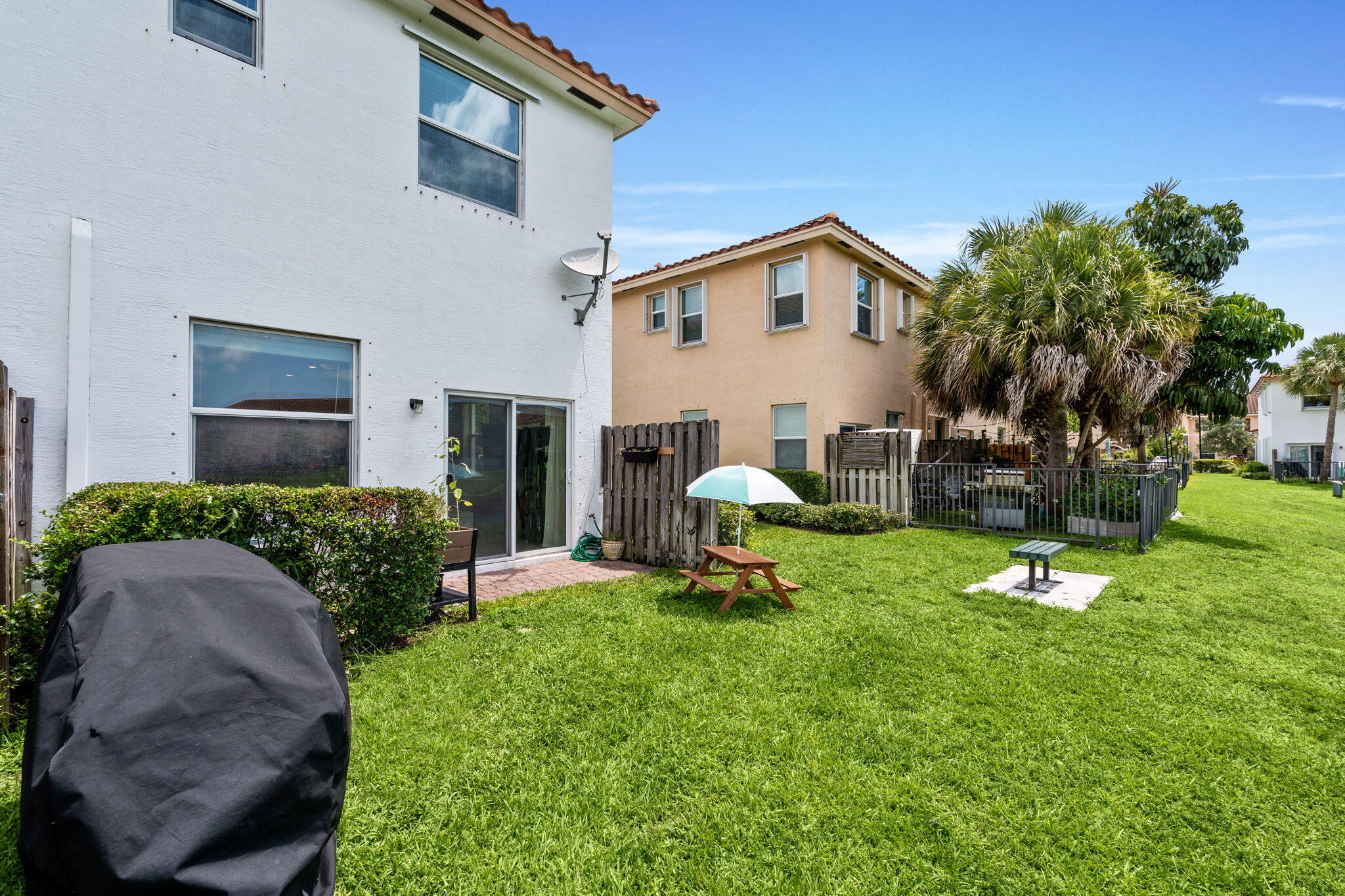 CHARLESTON COMMONS 2 - Residential