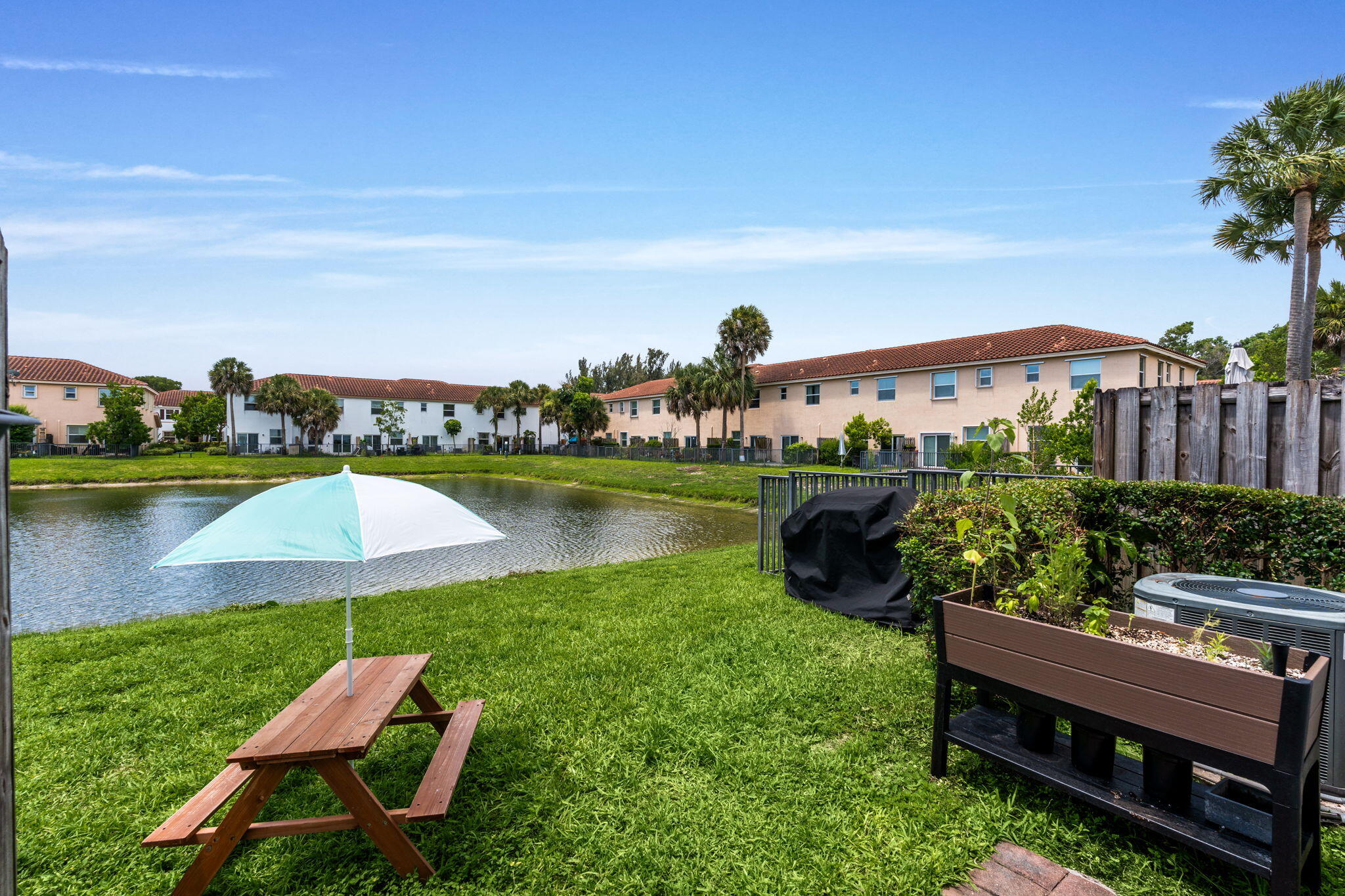 CHARLESTON COMMONS 2 - Residential