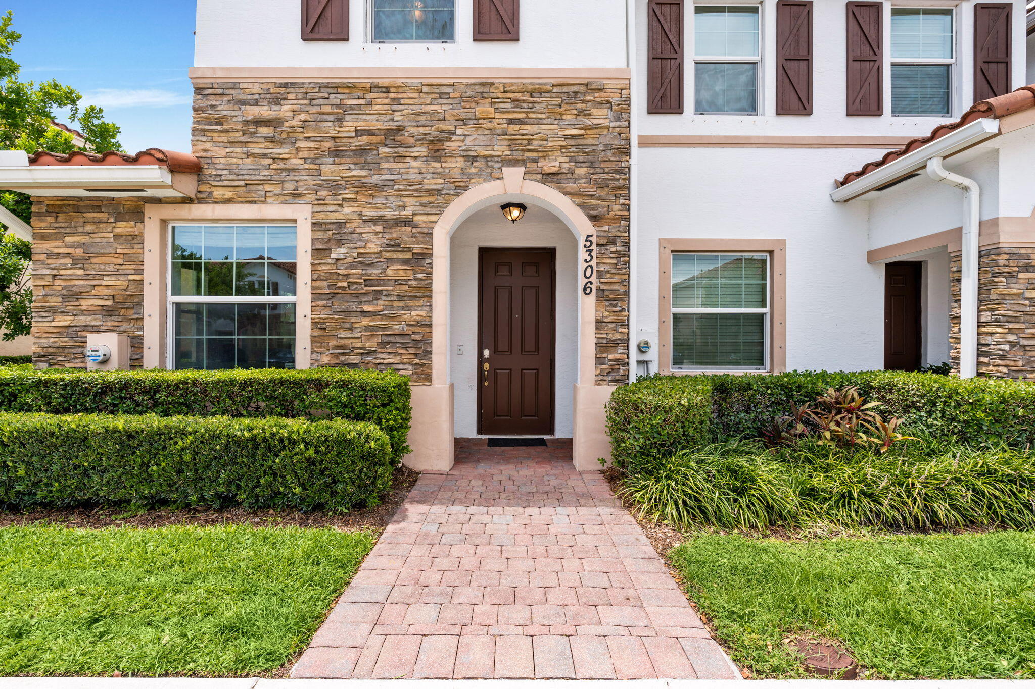 CHARLESTON COMMONS 2 - Residential