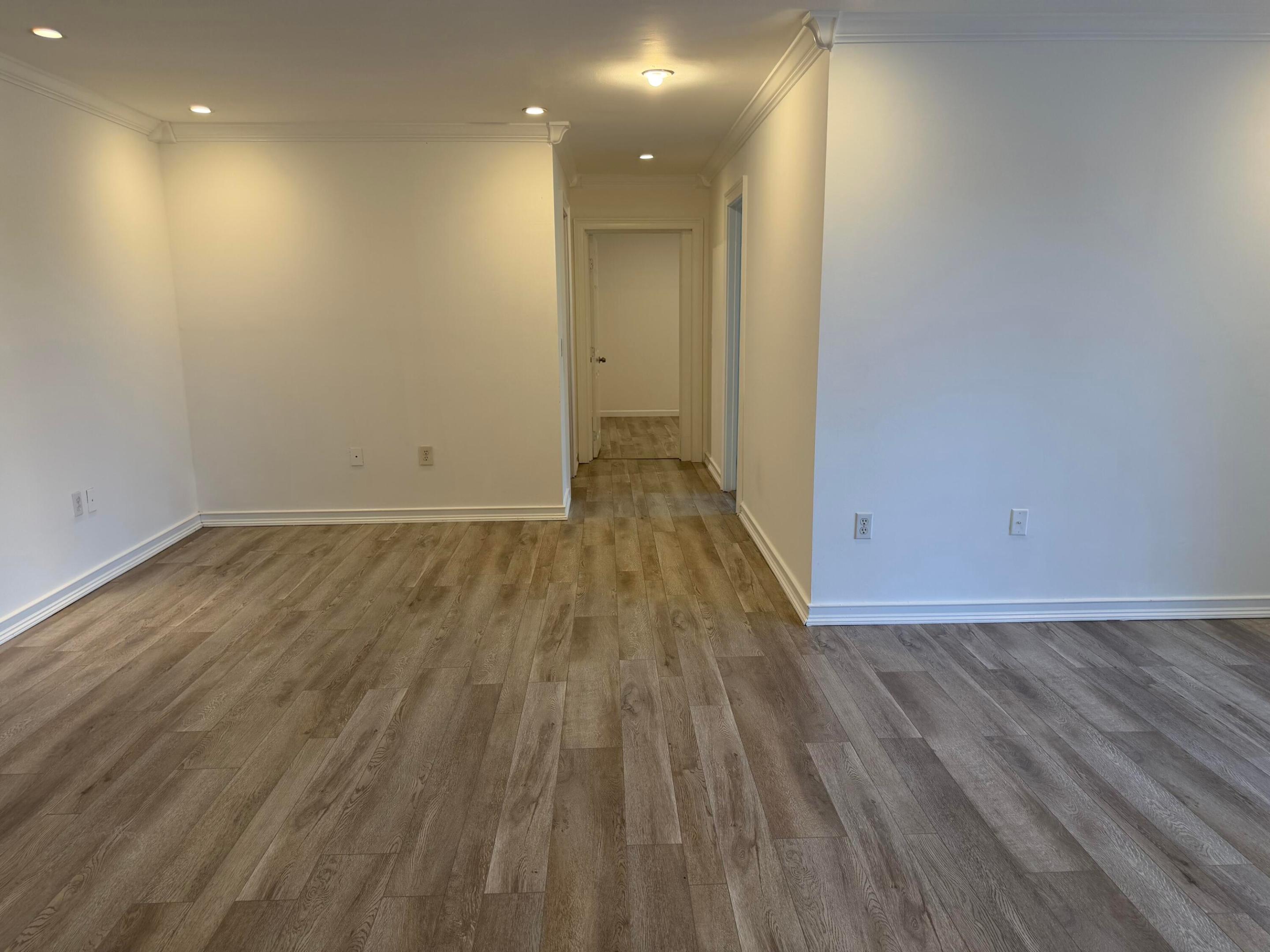 HOLLYWOOD HILLS NORTH SEC ONE - Residential Lease