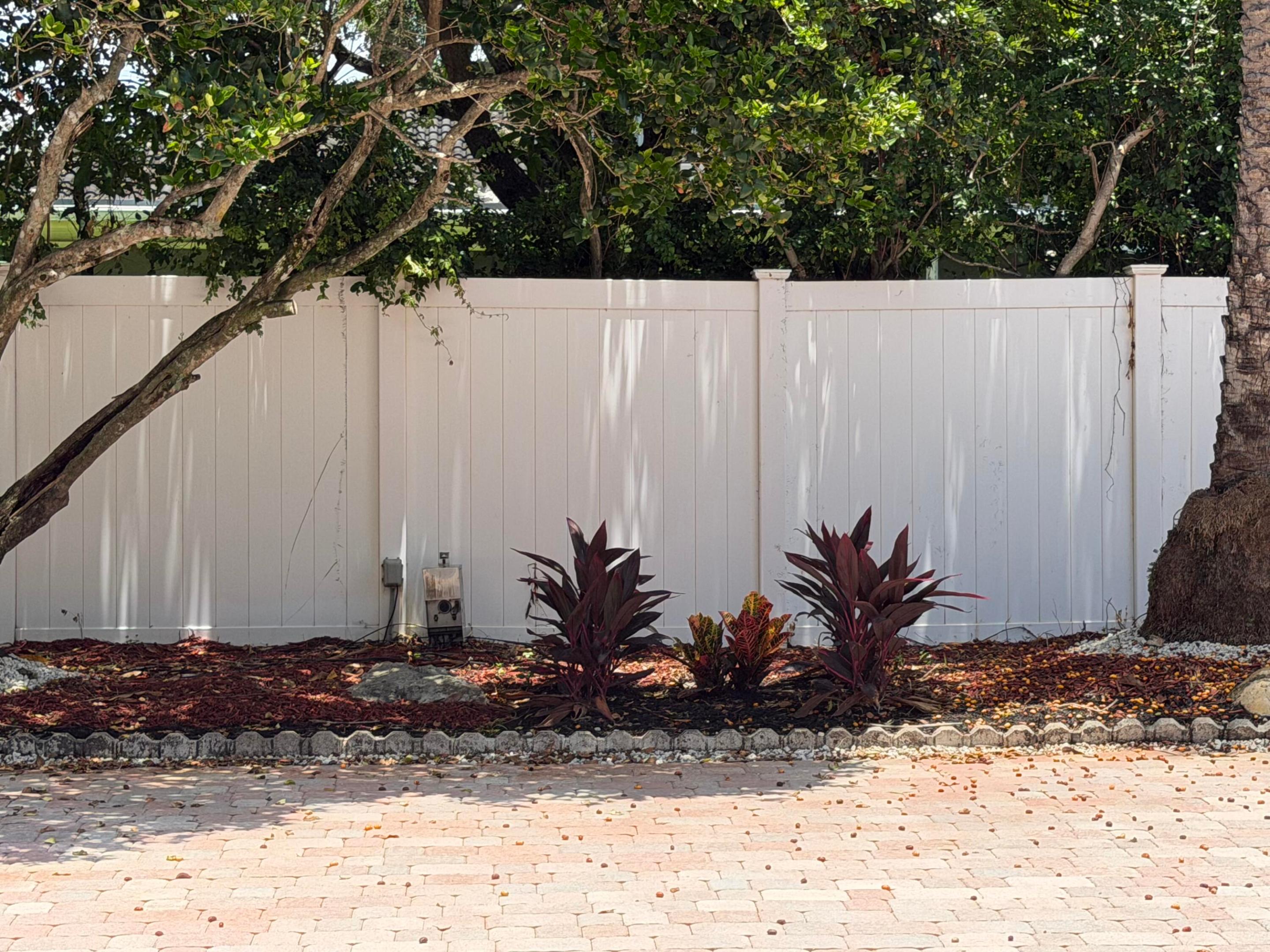 HOLLYWOOD HILLS NORTH SEC ONE - Residential Lease