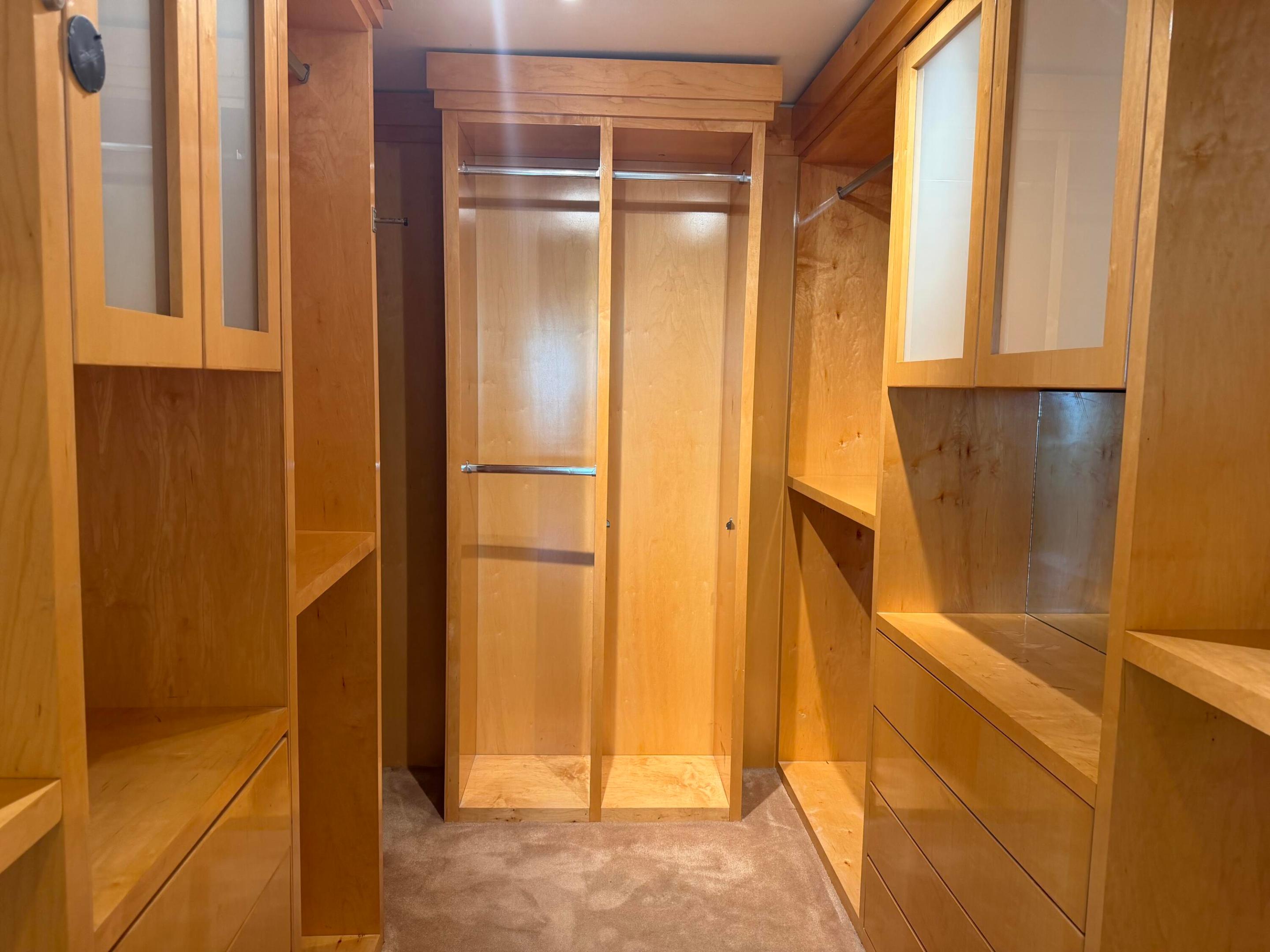 HOLLYWOOD HILLS NORTH SEC ONE - Residential Lease