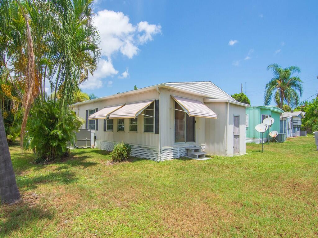Spanish Lakes Riverfront - Residential