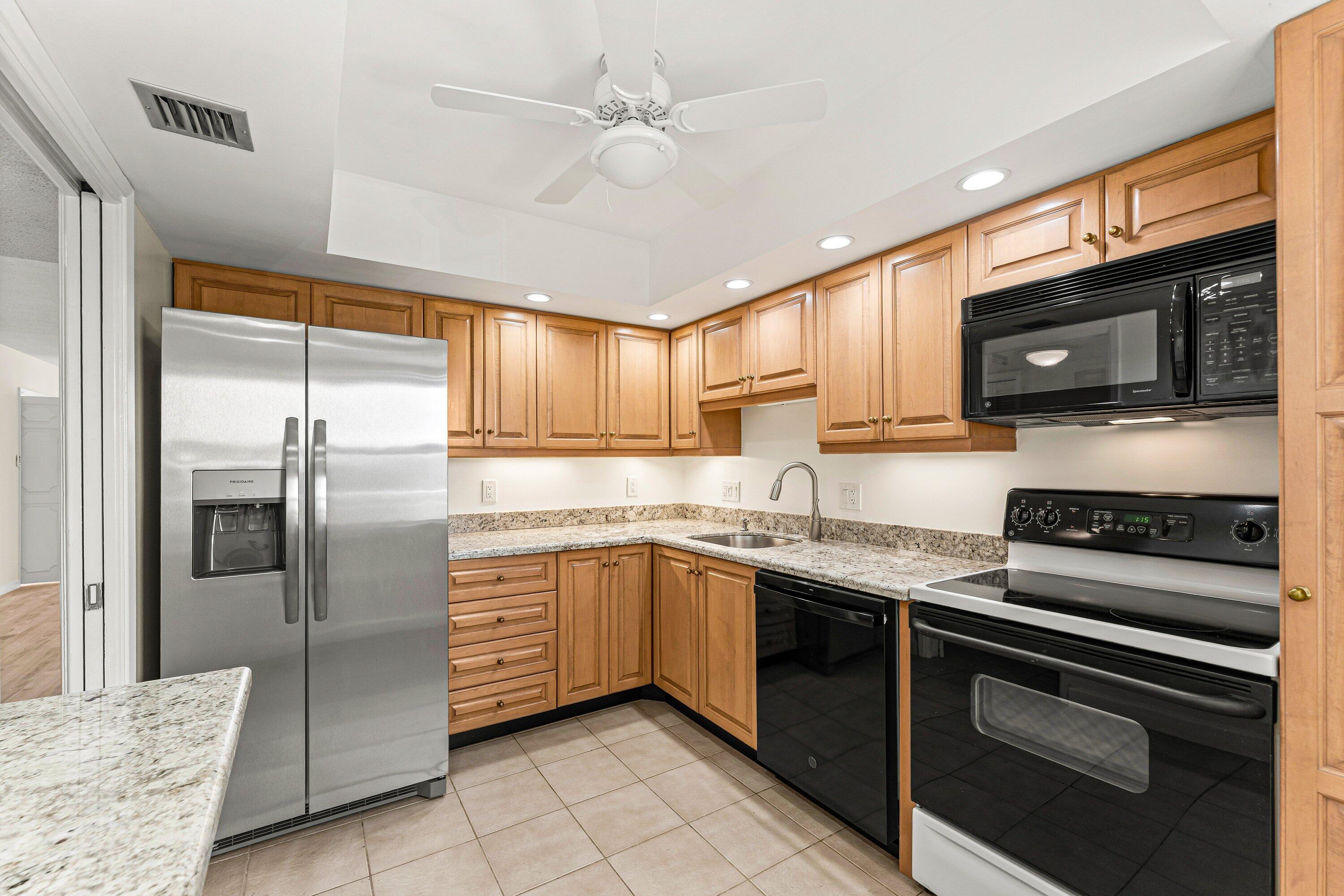 PALM-AIRE AT CORAL KEY - Residential