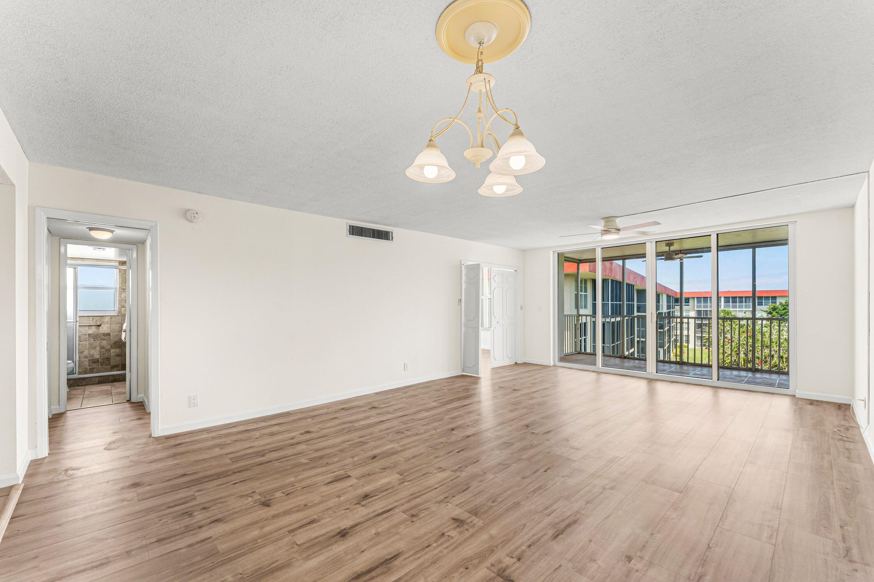 PALM-AIRE AT CORAL KEY - Residential