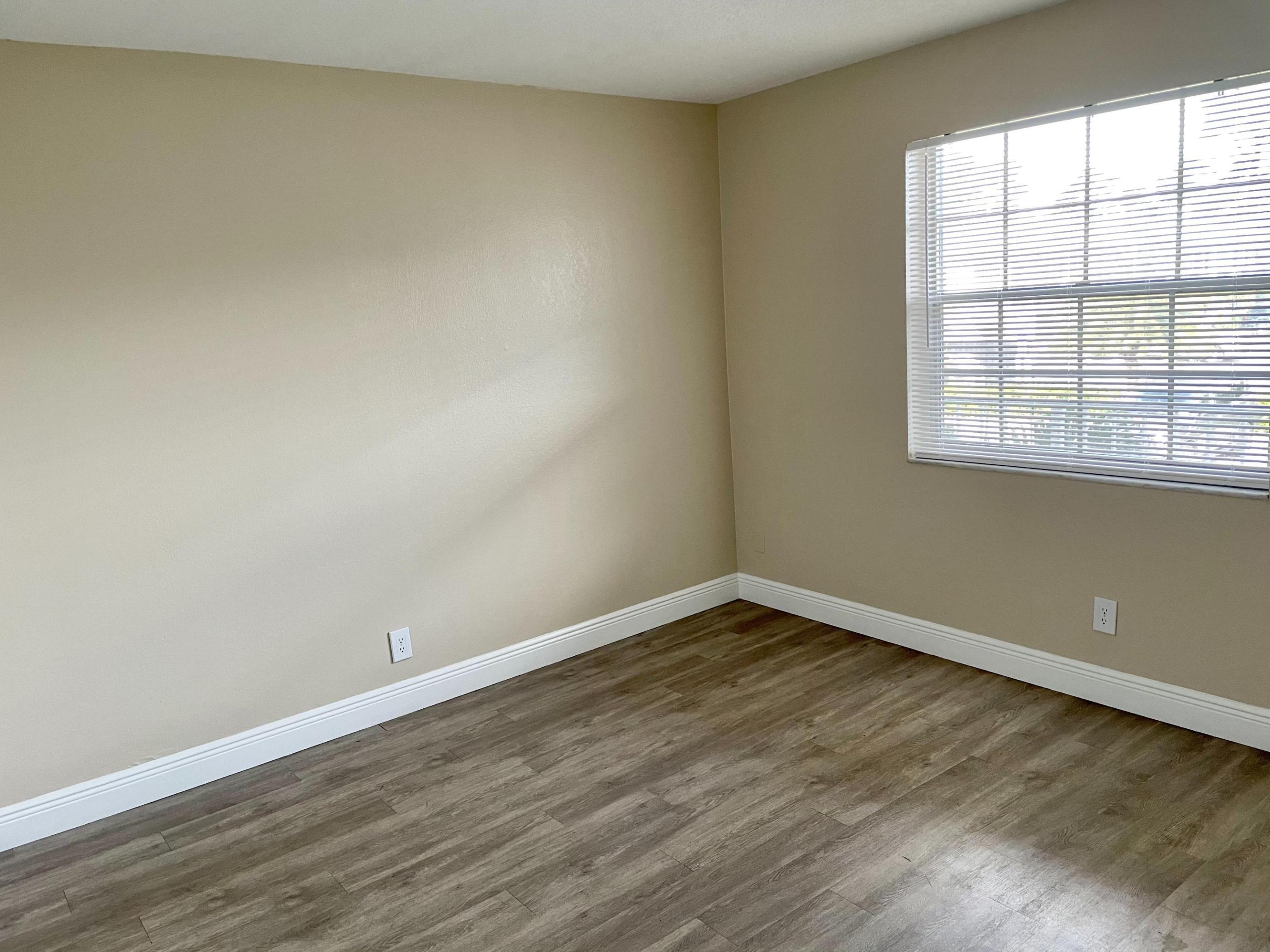 MODEL LAND CO - Residential Lease
