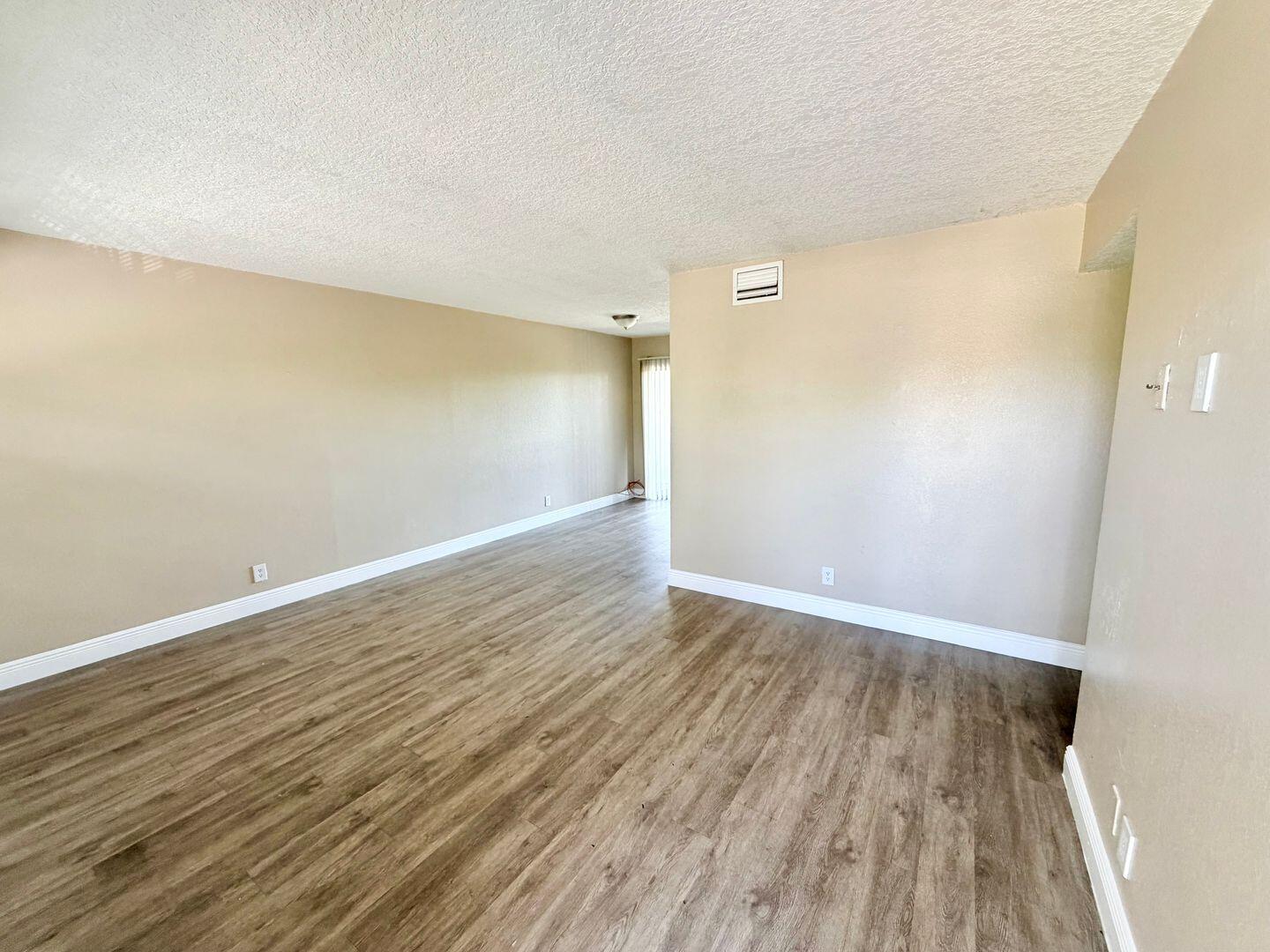 MODEL LAND CO - Residential Lease