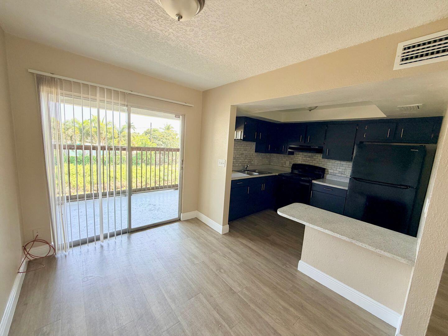 MODEL LAND CO - Residential Lease