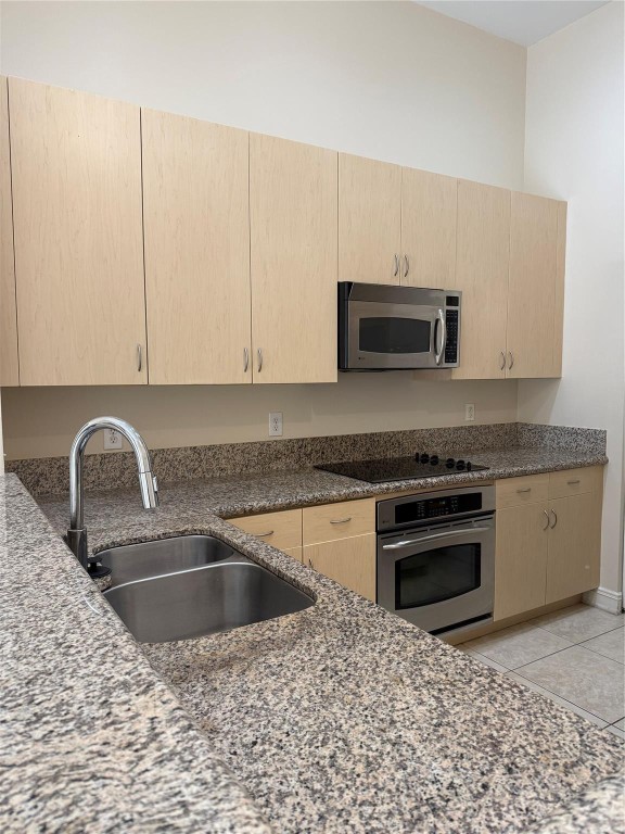The Palms offers resort style living from the moment you enter. Beautiful 1 bed, 1 bath Clubhouse condo features impact windows, extra high ceilings, crown moldings, granite counter tops, S.S. appliances and more. Large Master w/ huge walk-in closet, bathroom, shower, and jetted tub. 2 Covered patios with garden view. Clubhouse building affords you all the amenities anyone could ask for from the huge pool, restaurant, bar, well-equipped gym, beauty salon, card room, library & more. $160/quarter credit for on-site restaurant. Water, cable and internet included. Must see!