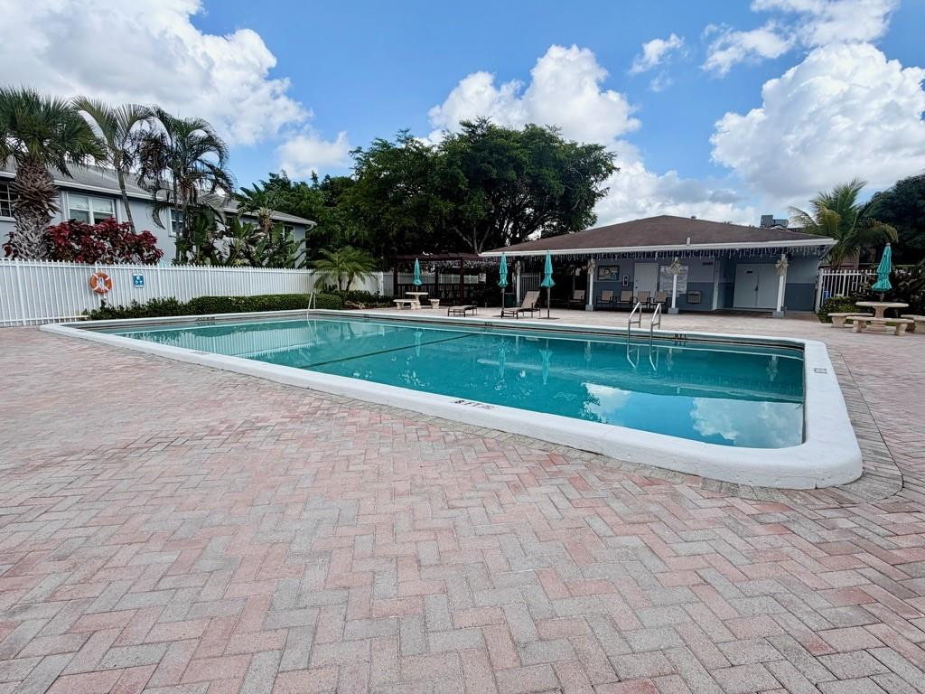 Arrowhead Golf & tennis C - Residential