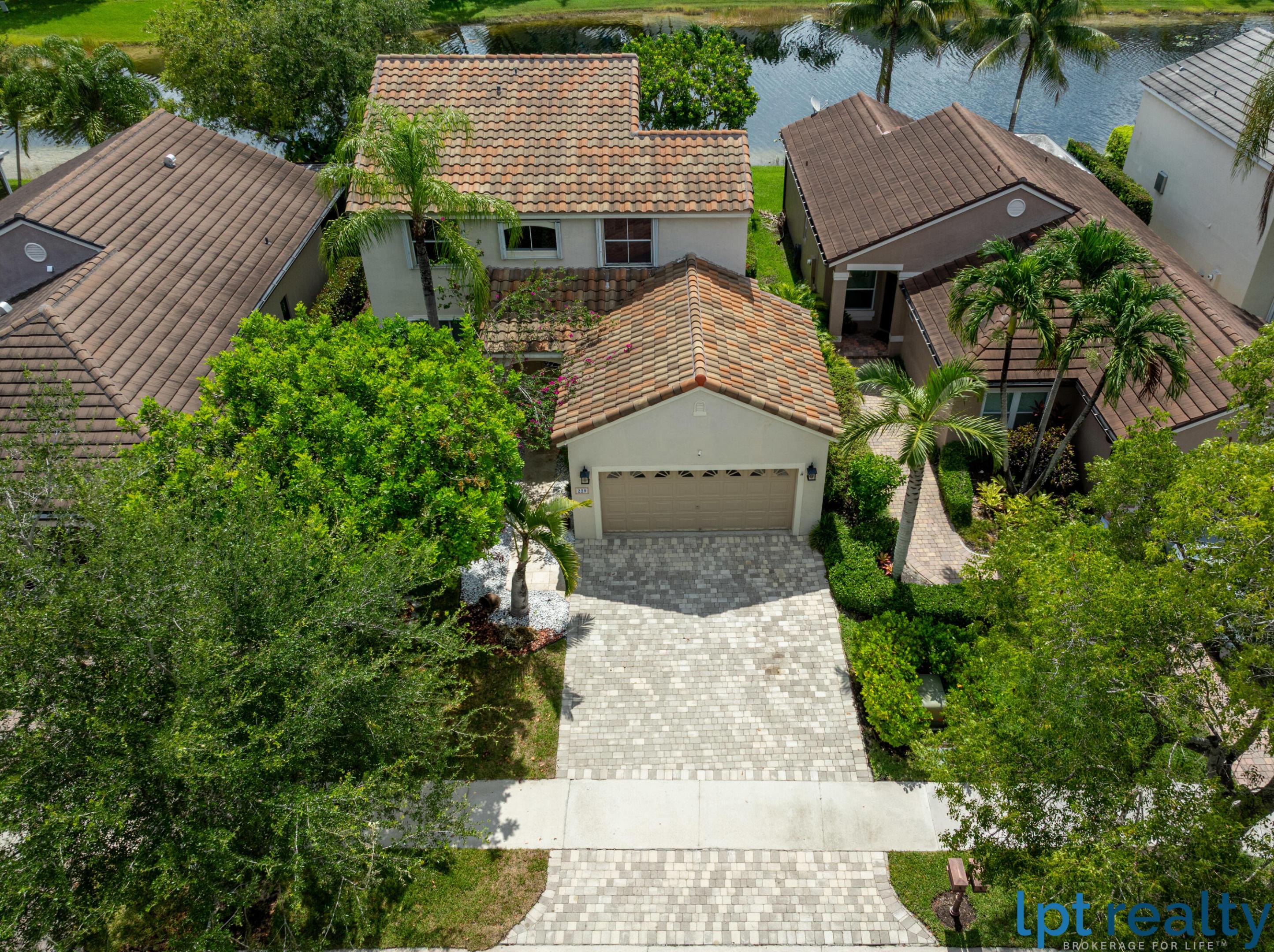 THE LAKES - Residential