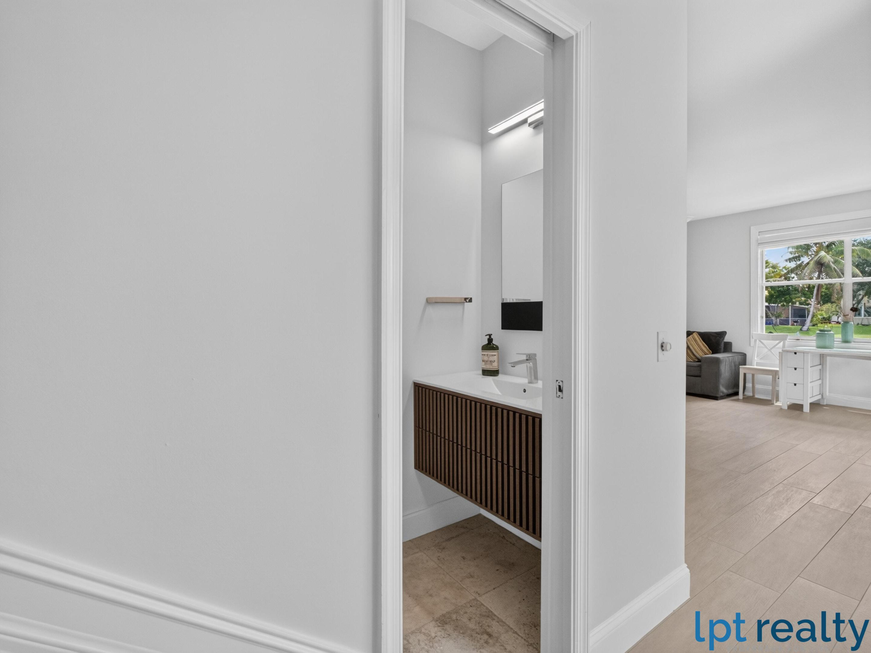THE LAKES - Residential