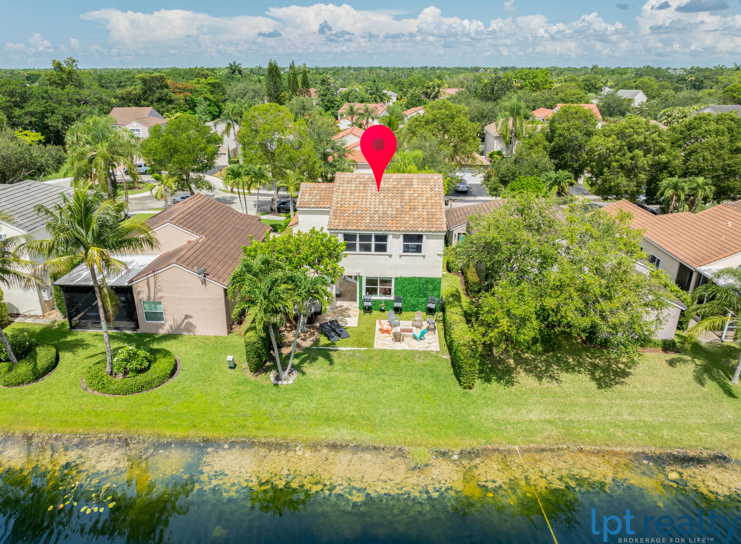 THE LAKES - Residential