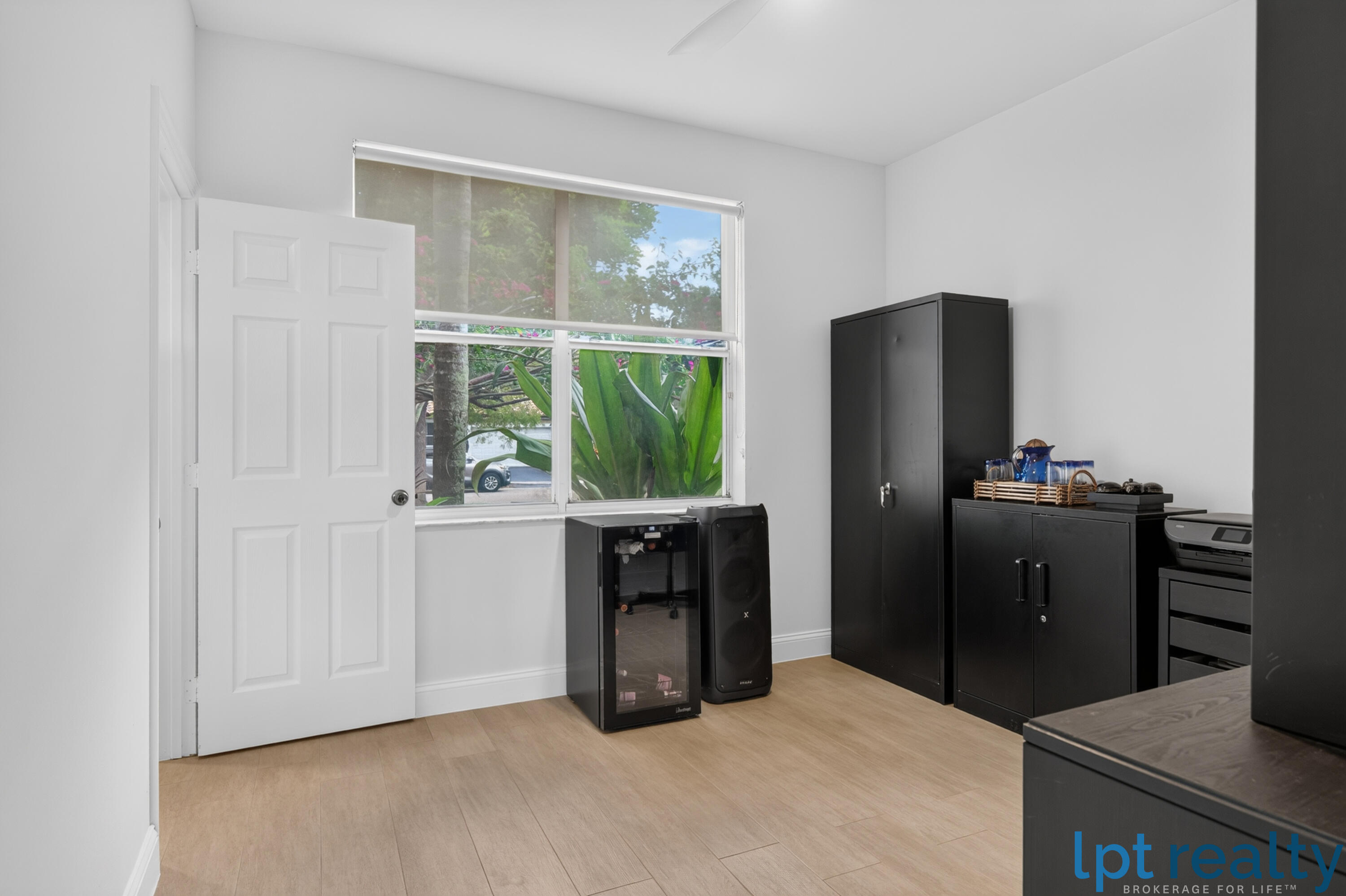 THE LAKES - Residential