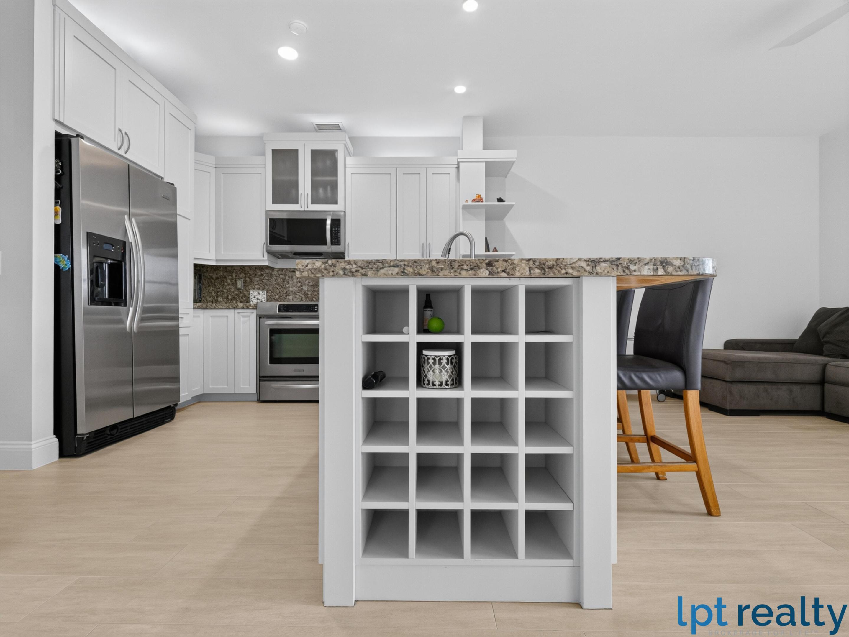 THE LAKES - Residential