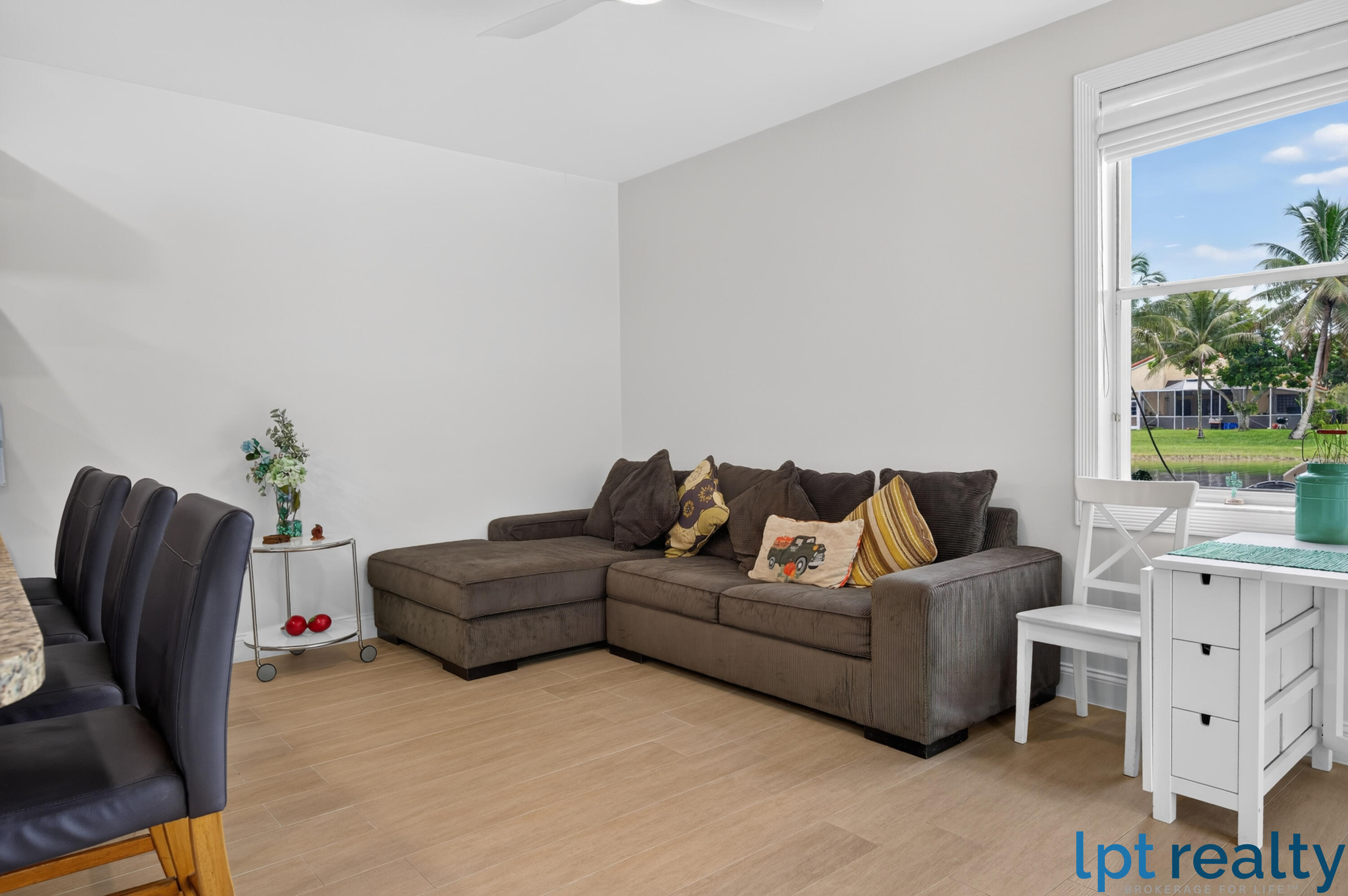 THE LAKES - Residential