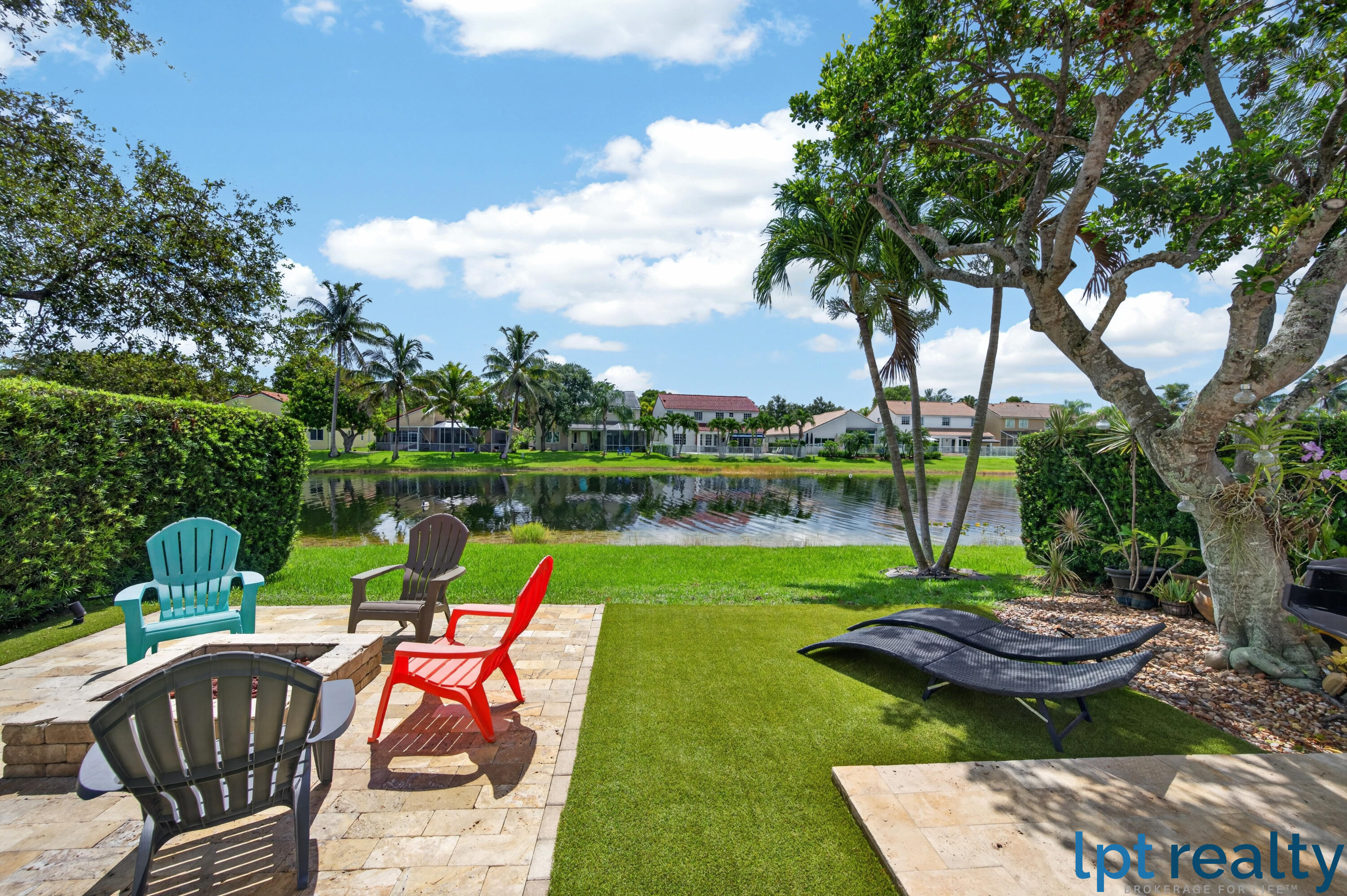 THE LAKES - Residential
