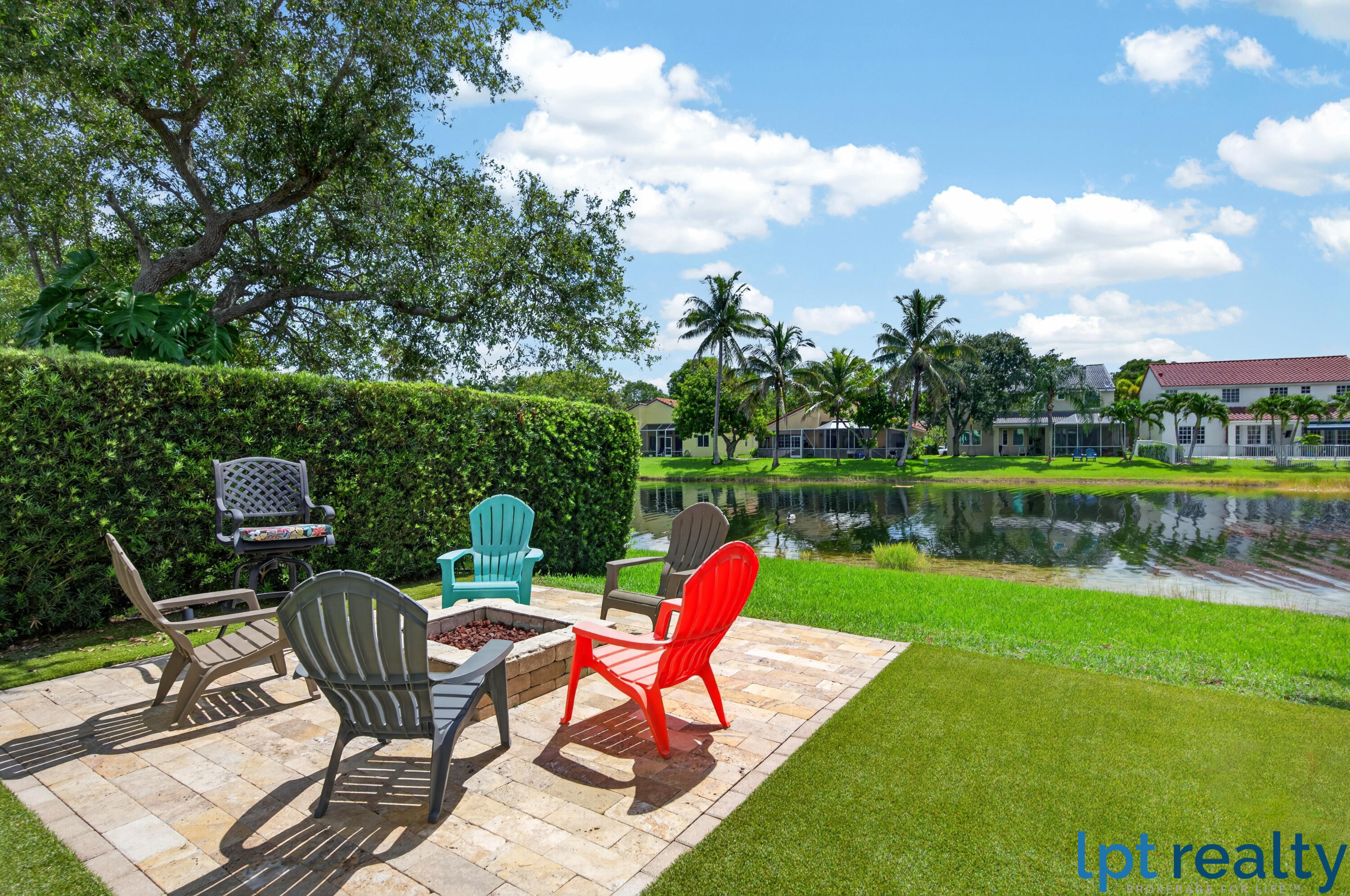 THE LAKES - Residential