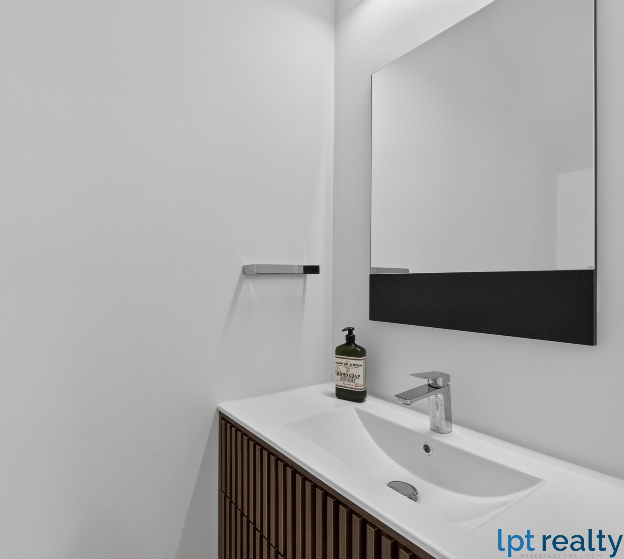 THE LAKES - Residential
