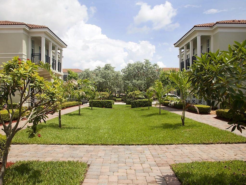 PENINSULA VILLAGE GREENS - Residential Lease