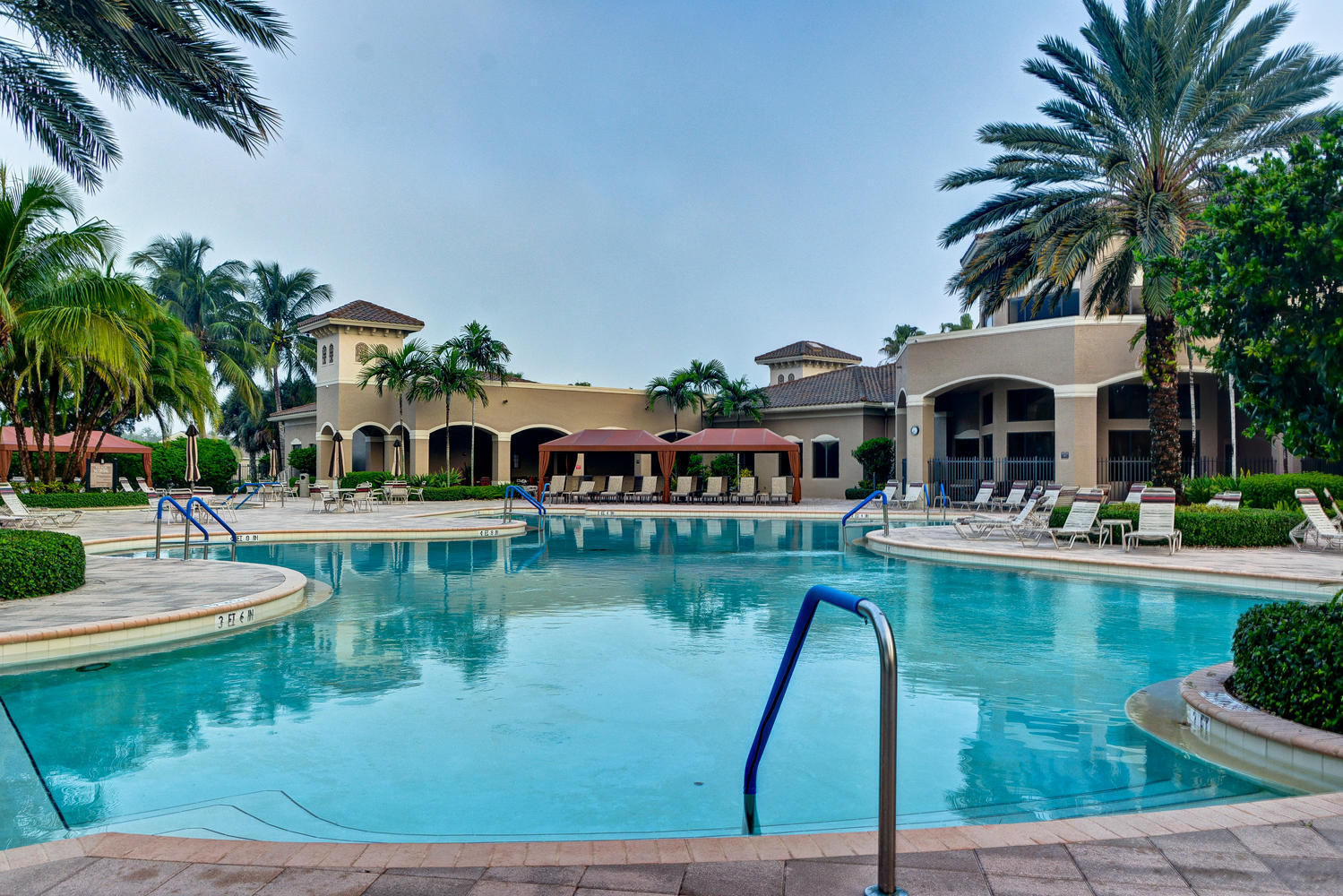 VALENCIA POINTE 1 - Residential