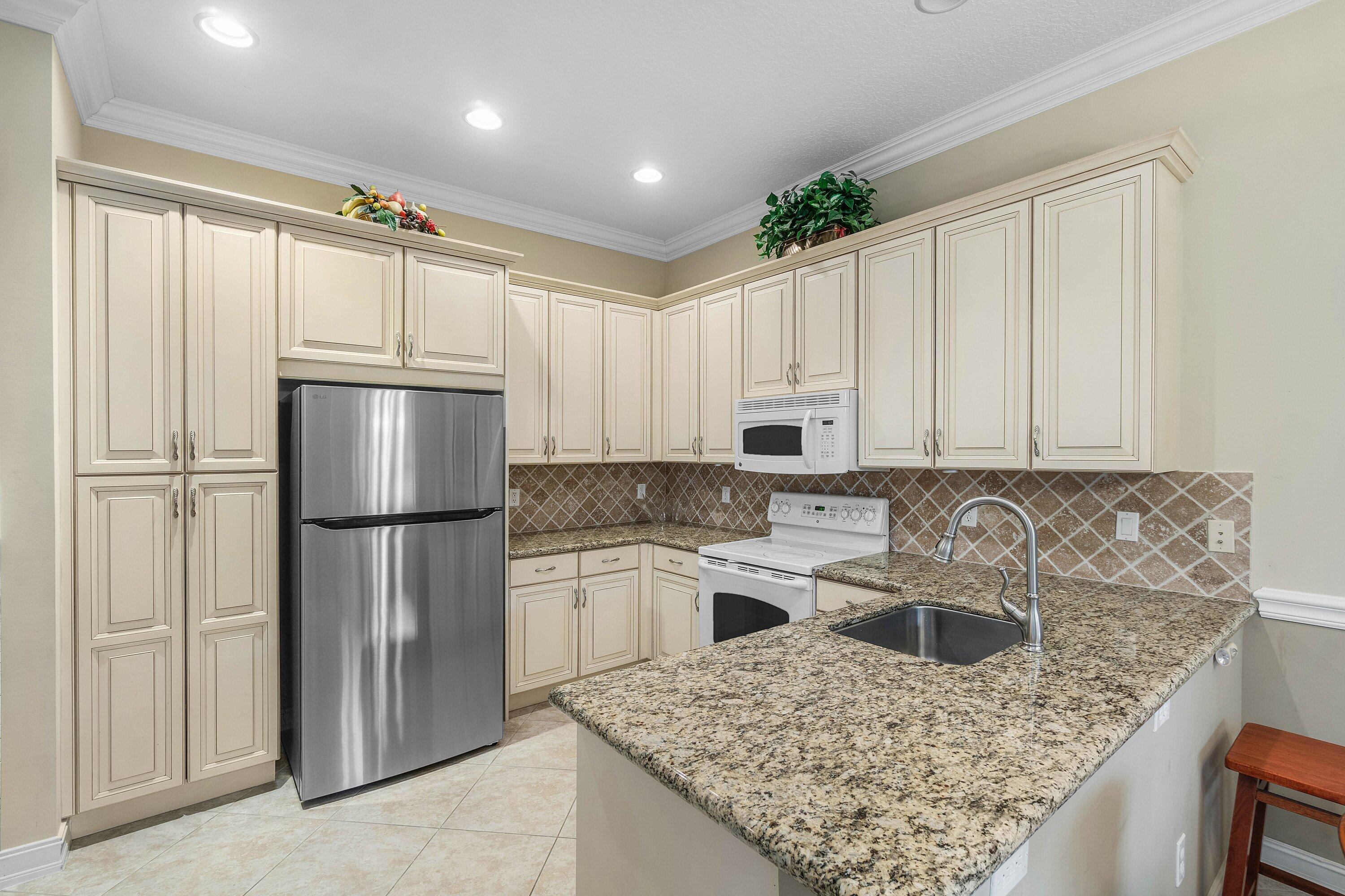 VALENCIA POINTE 1 - Residential