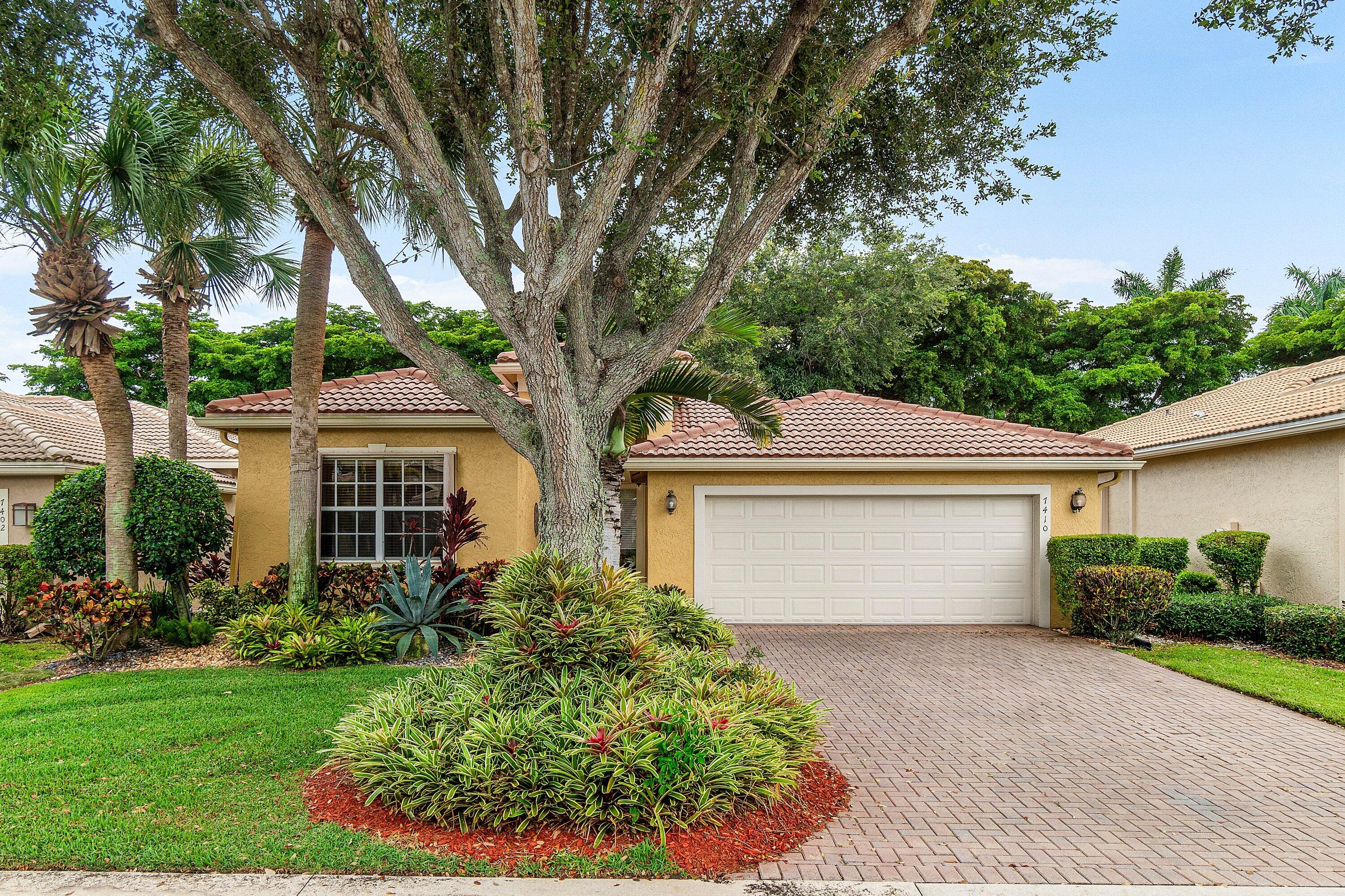 VALENCIA POINTE 1 - Residential