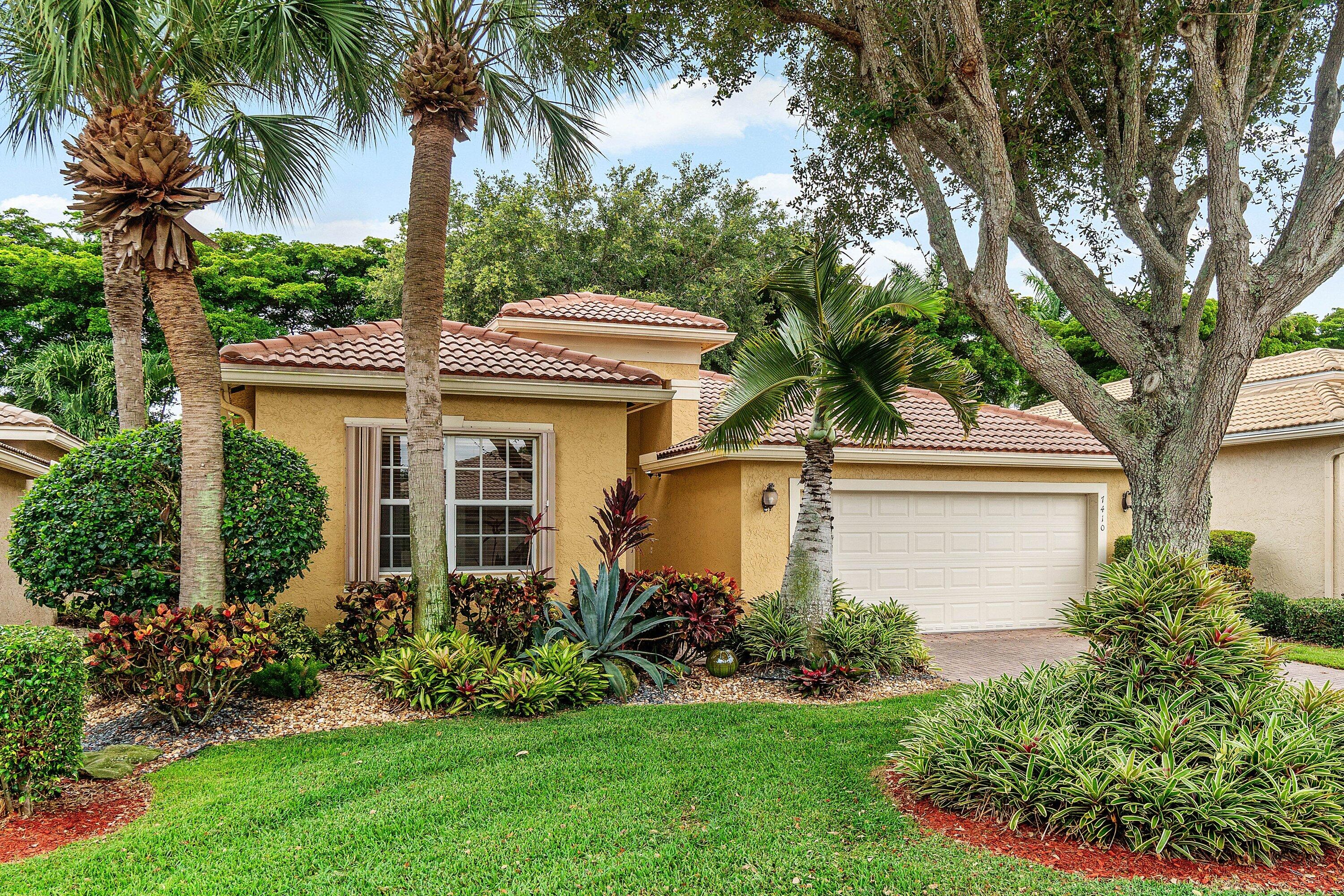 Bright, airy Victoria model in sought-after Valencia Pointe offering 3 bedrooms (3rd bedroom is a den) and an open,  spacious great room floor plan. This home features volume ceilings, tile flooring, ivory colored wood cabinetry, granite countertops, an  eat in kitchen, and a formal dining room ideal for entertaining. The kitchen includes a newer refrigerator and dishwasher. Enjoy  Florida living from the expanded screened lanai overlooking an ultra-private, lushly landscaped backyard. No rear neighbors! Valencia Pointe offers a vibrant active adult lifestyle with a stunning clubhouse, banquet hall, clubs galore, resort-style pools, tennis, pickleball, card rooms, arts & crafts studio, and an on-site restaurant with poolside dining and more!