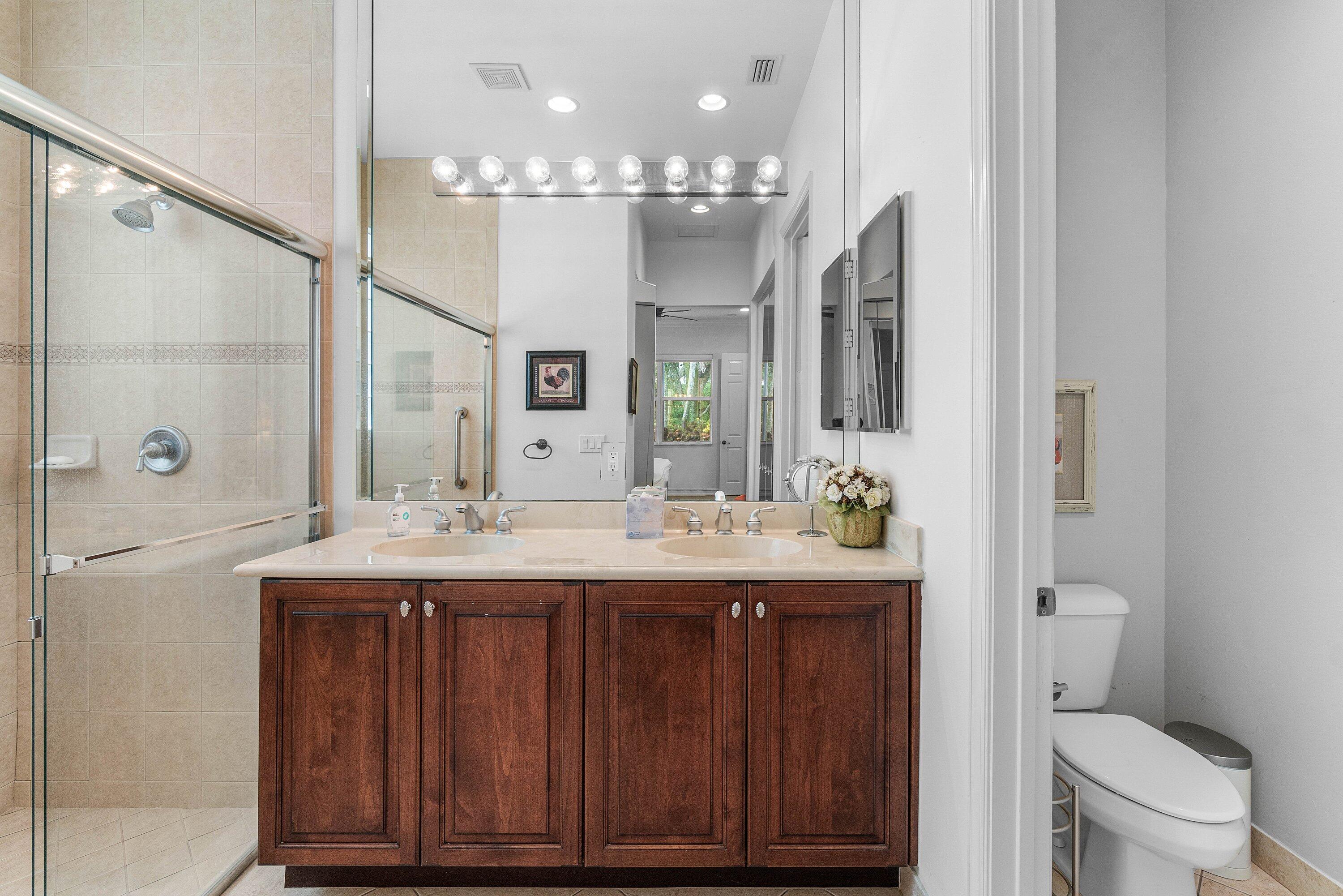 VALENCIA POINTE 1 - Residential