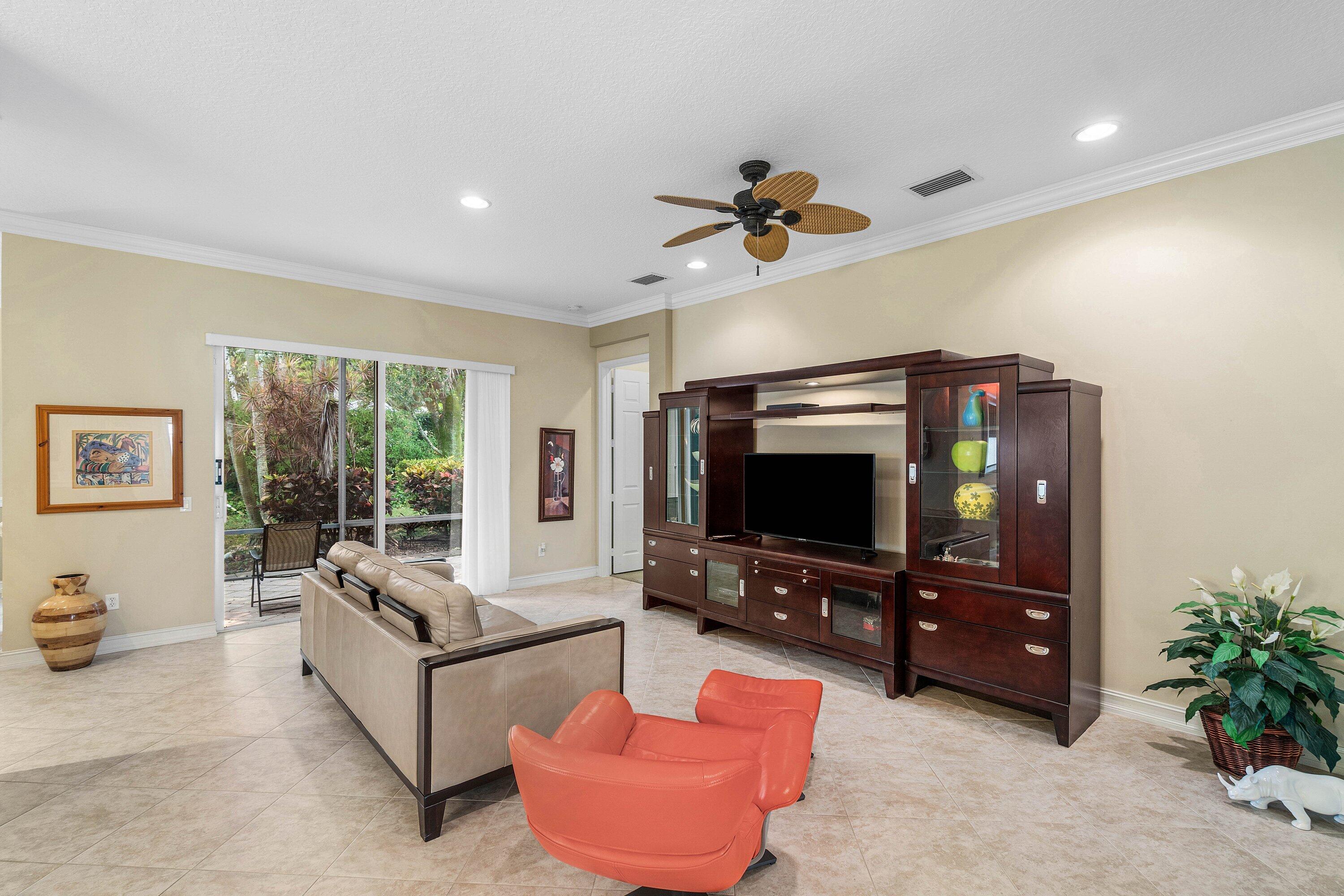 VALENCIA POINTE 1 - Residential