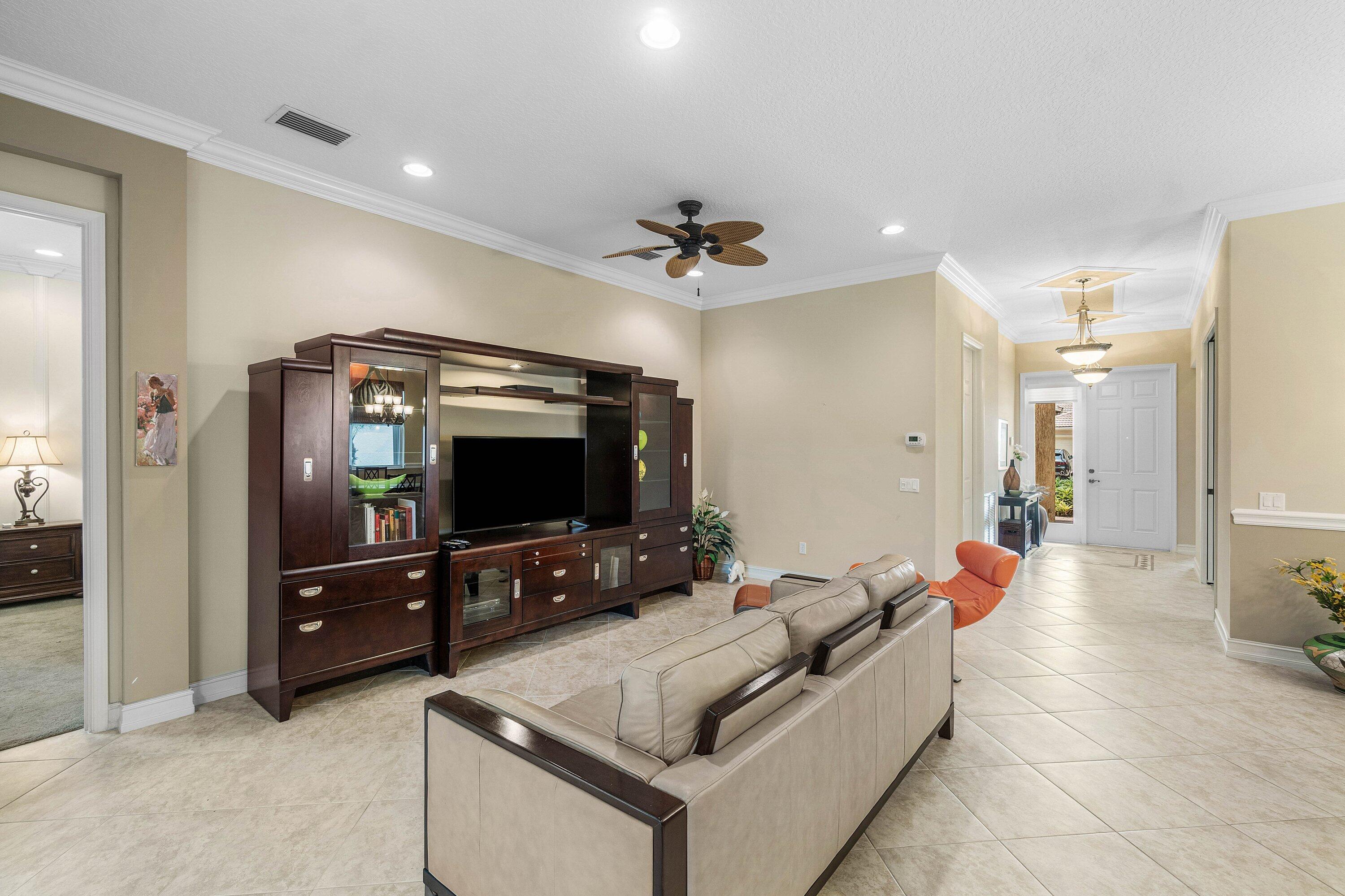 VALENCIA POINTE 1 - Residential