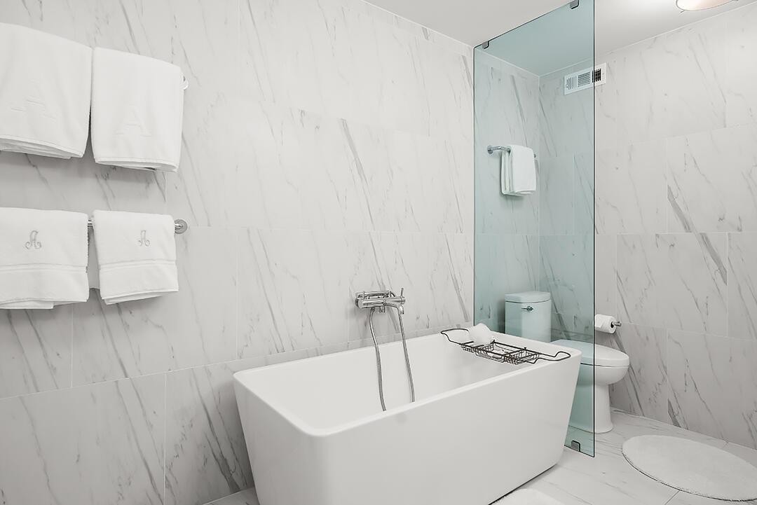 FOUR HUNDRED SO OCEAN BLVD CONDO - Residential