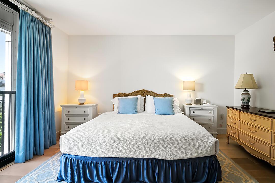 FOUR HUNDRED SO OCEAN BLVD CONDO - Residential