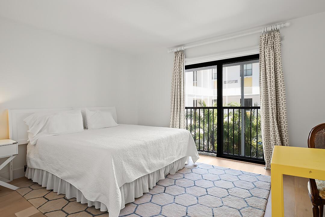 FOUR HUNDRED SO OCEAN BLVD CONDO - Residential