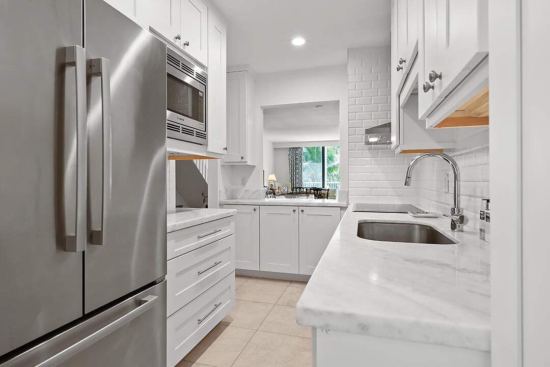 FOUR HUNDRED SO OCEAN BLVD CONDO - Residential