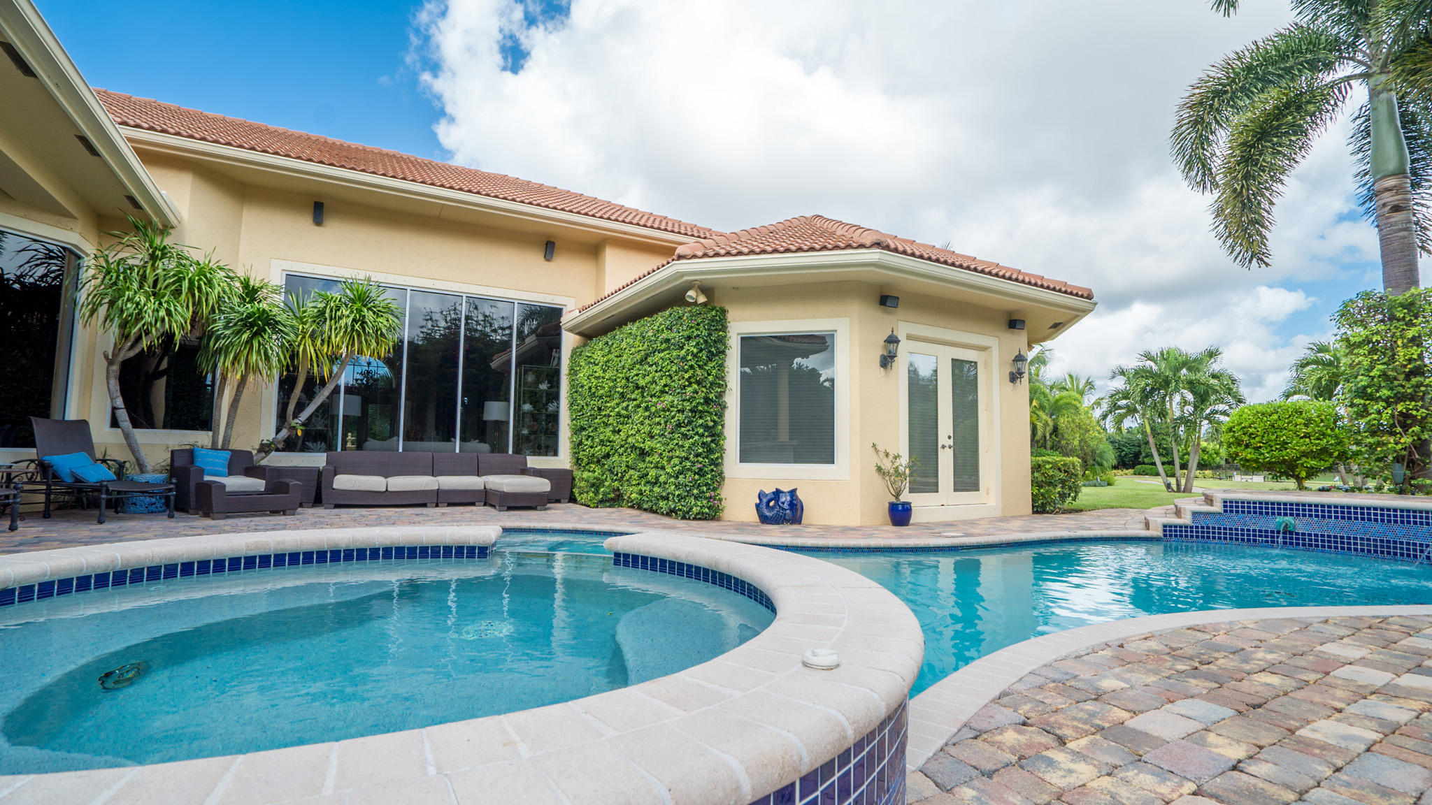 EQUESTRIAN CLUB ESTATES 1 - Residential