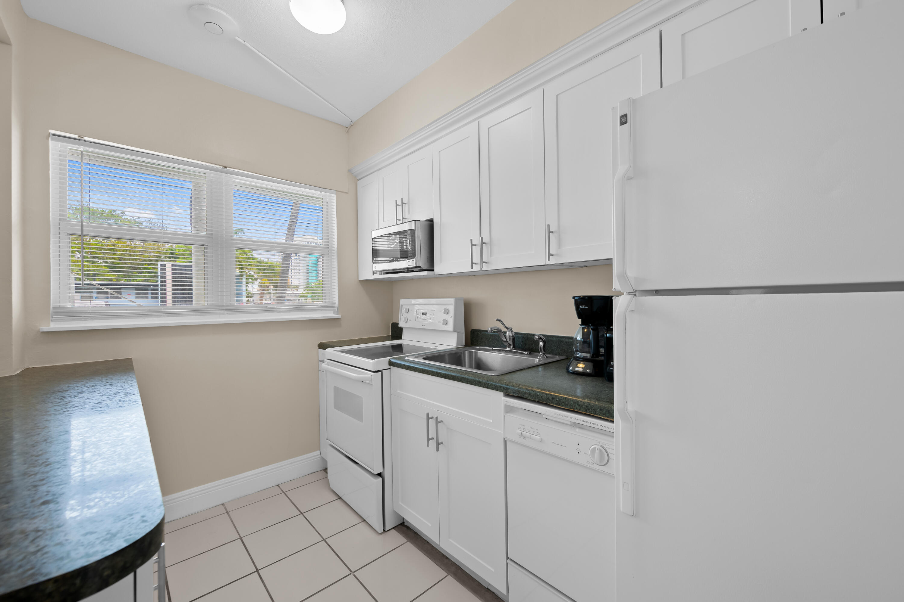 HOLIDAY ISLE YACHT CLUB CONDO - Residential Lease