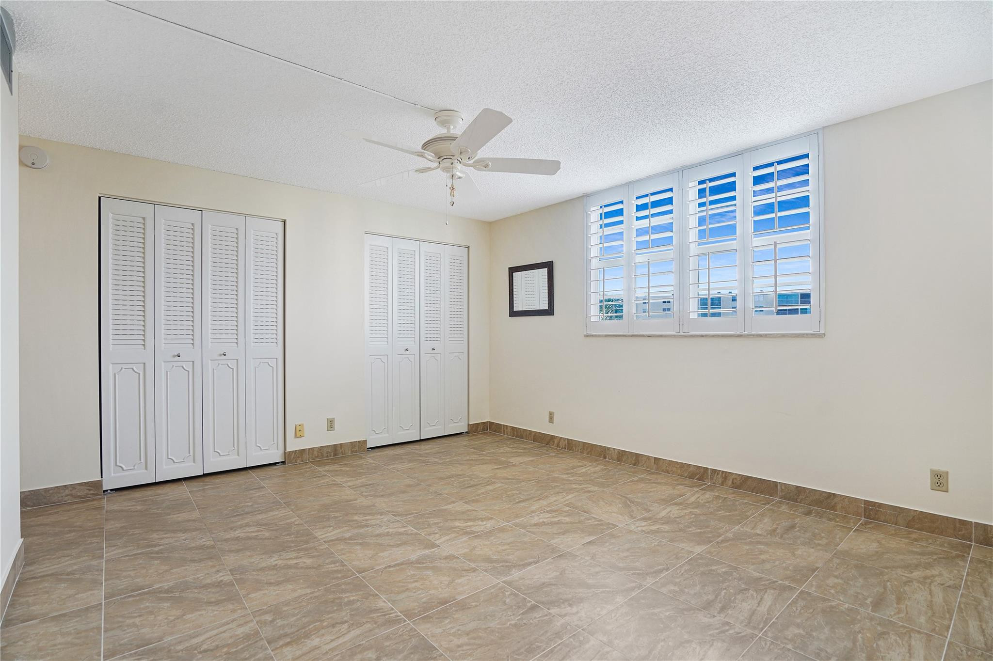 MEADOWBROOK LAKES - Residential