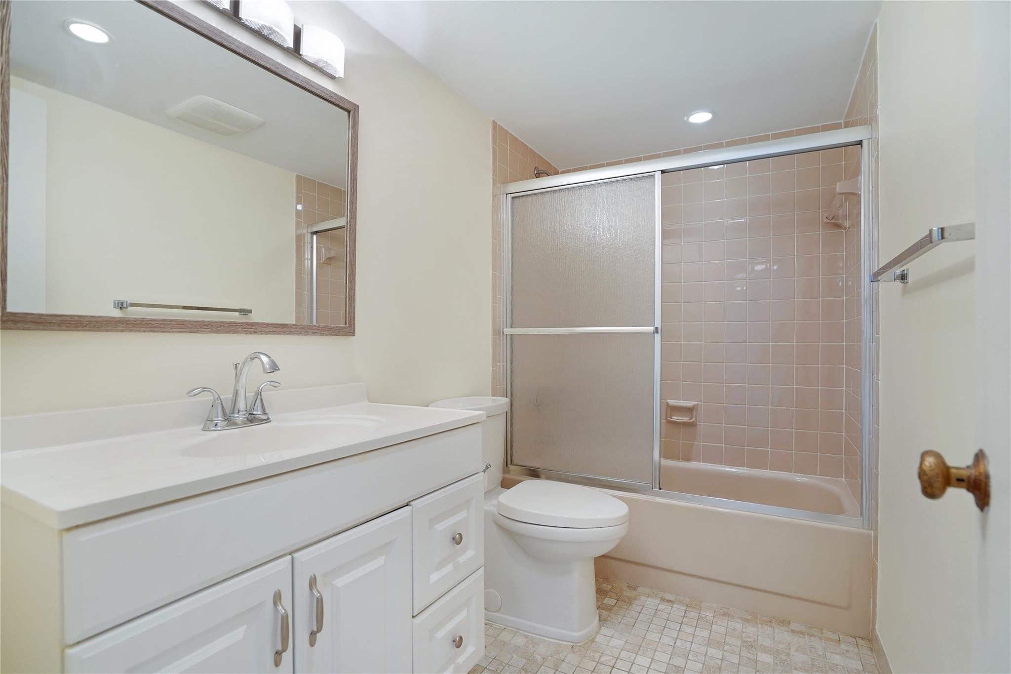 MEADOWBROOK LAKES - Residential