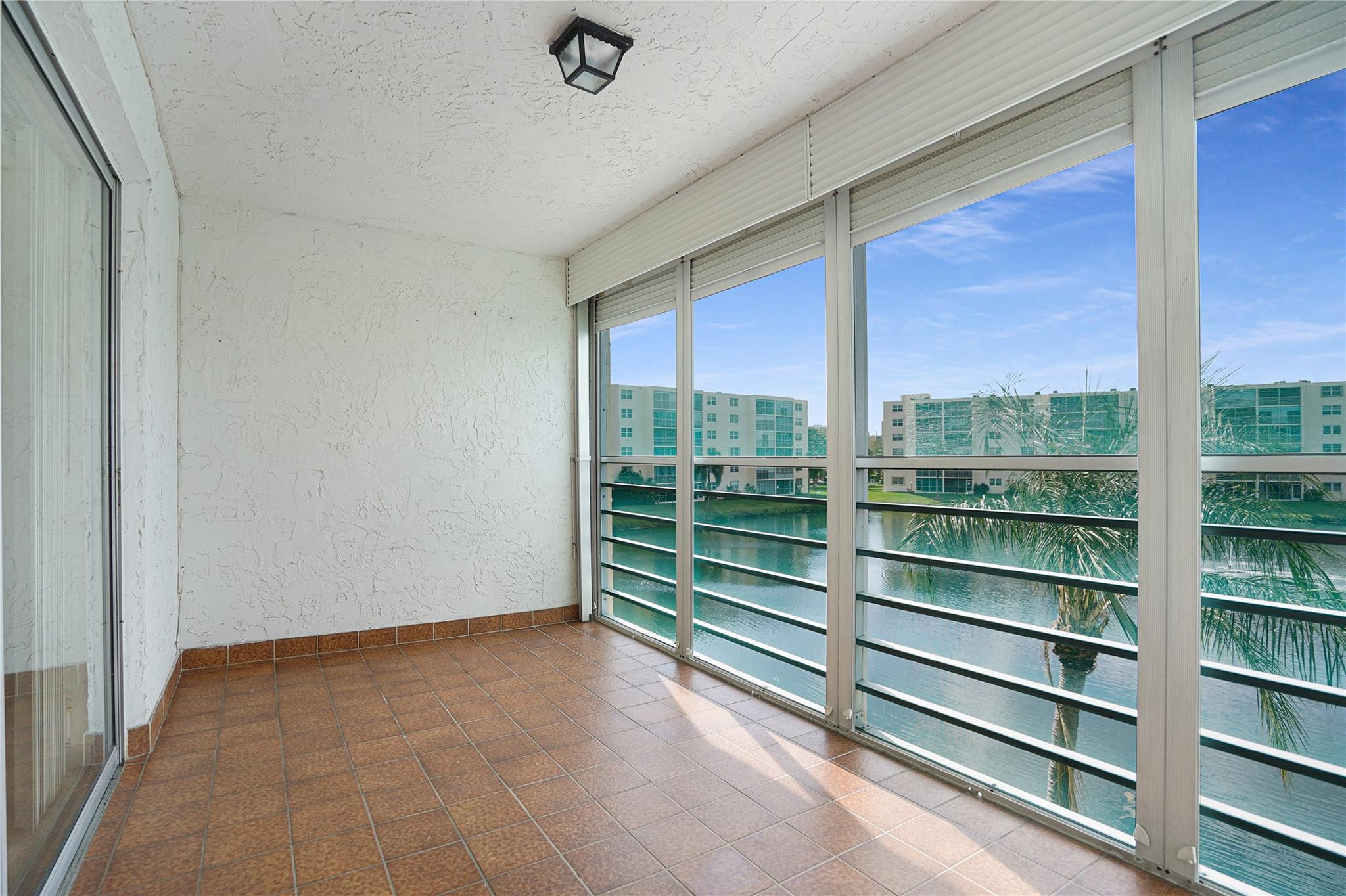MEADOWBROOK LAKES - Residential