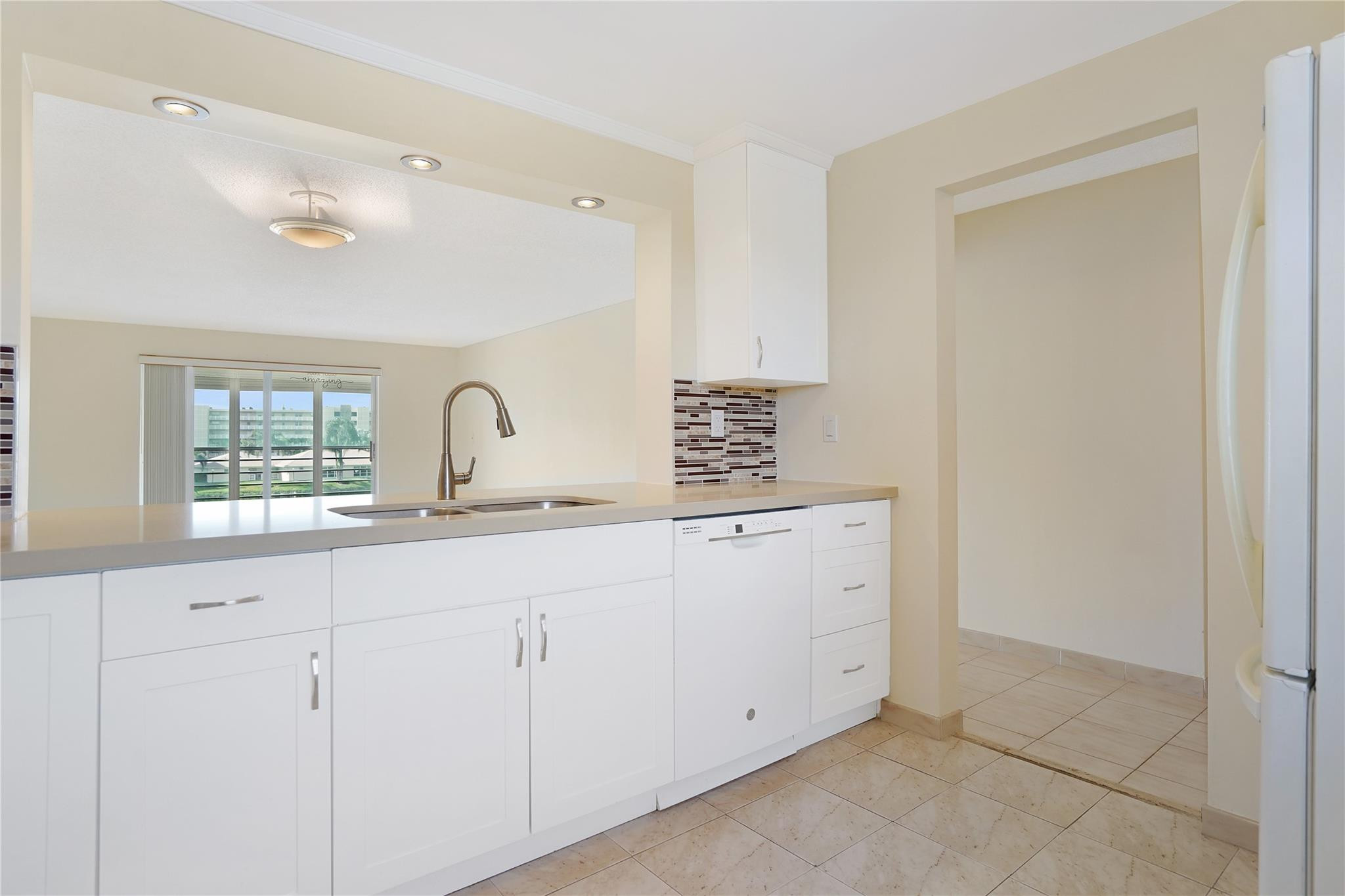 MEADOWBROOK LAKES - Residential