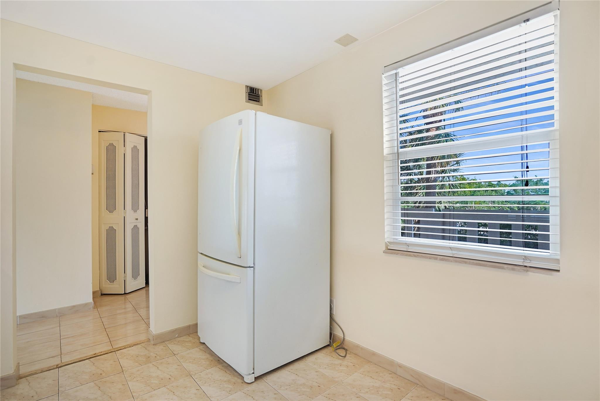 MEADOWBROOK LAKES - Residential