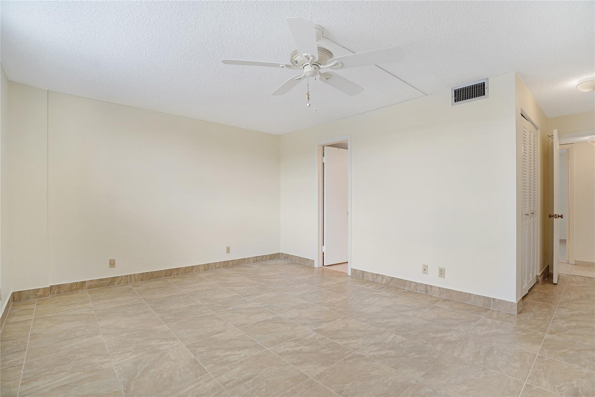 MEADOWBROOK LAKES - Residential
