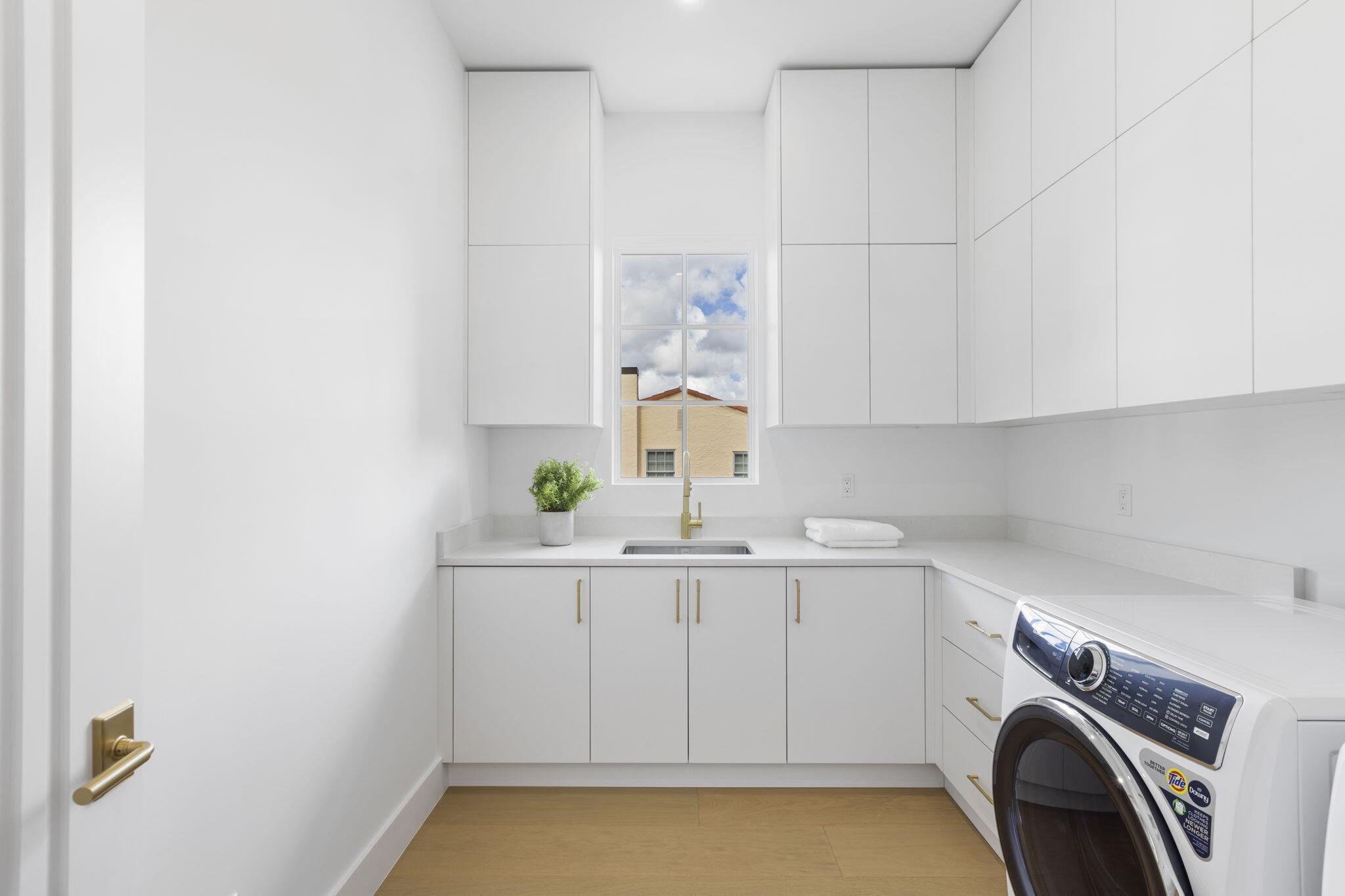 LAKEWOOD - Residential