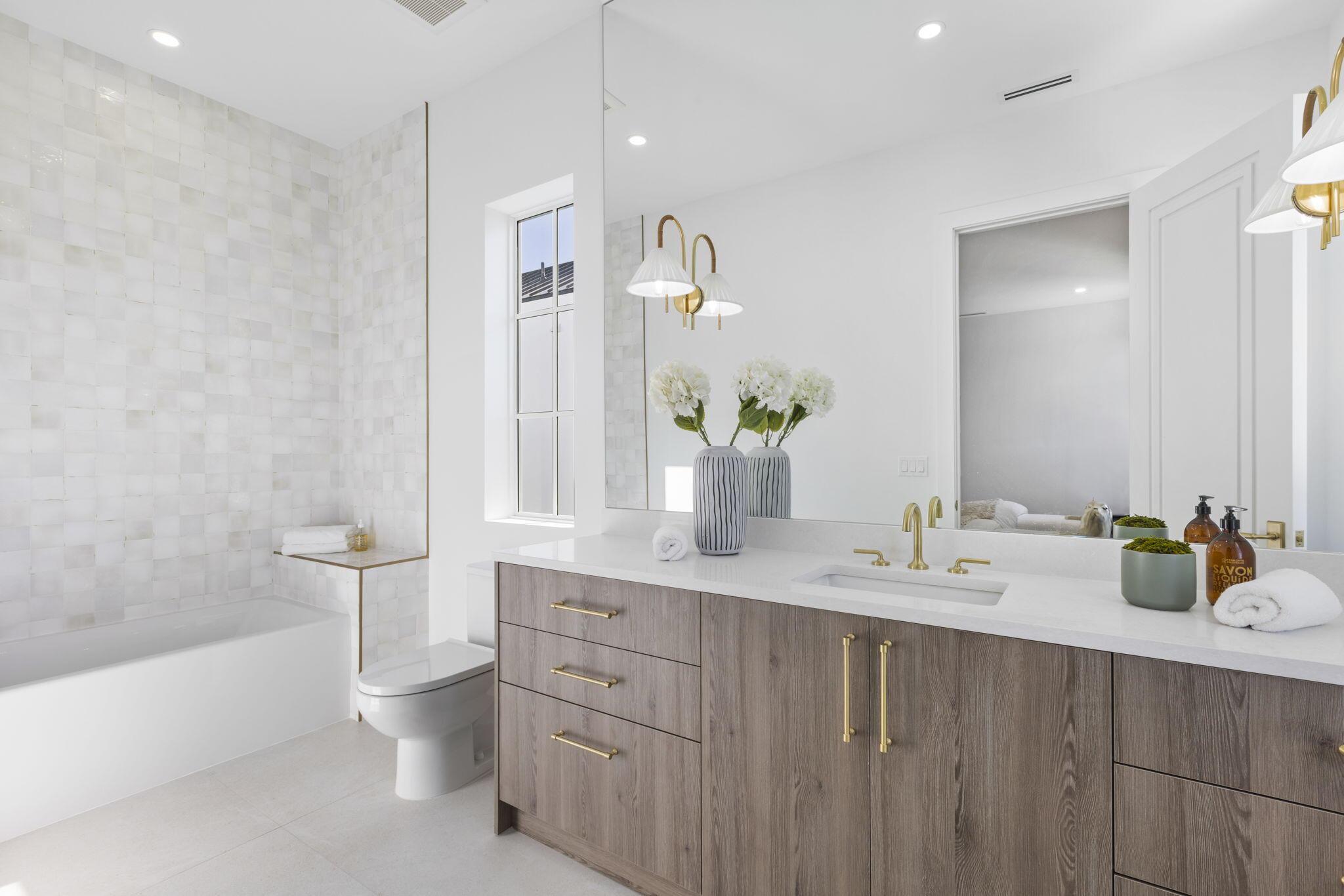LAKEWOOD - Residential